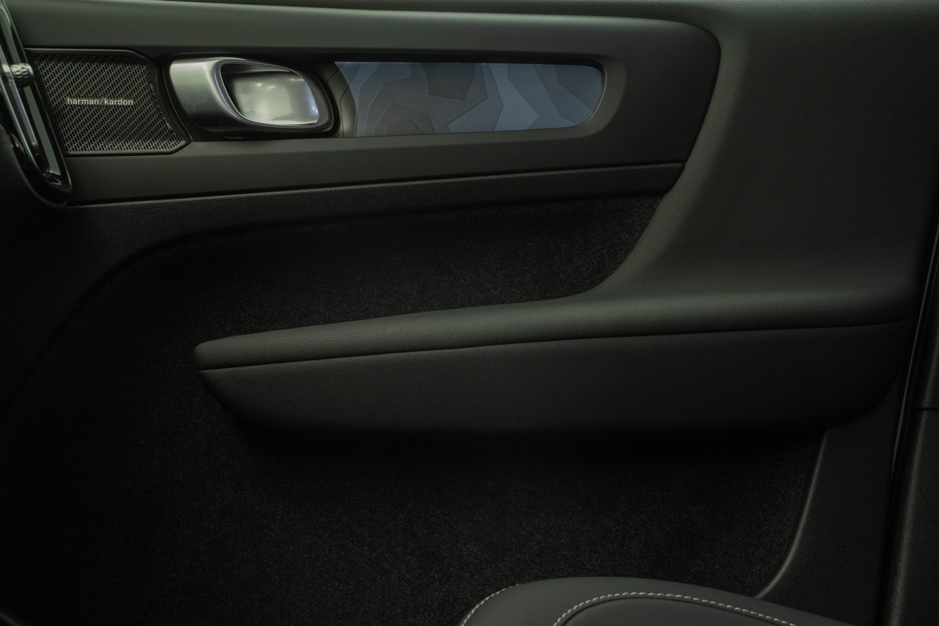 VOLVO C40 P8 Twin Recharge Ultimate AWD-image-10