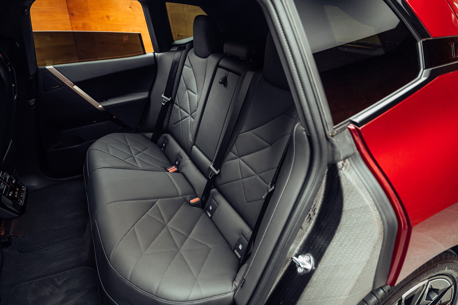 BMW iX xDrive40 Launch Edition-image-6
