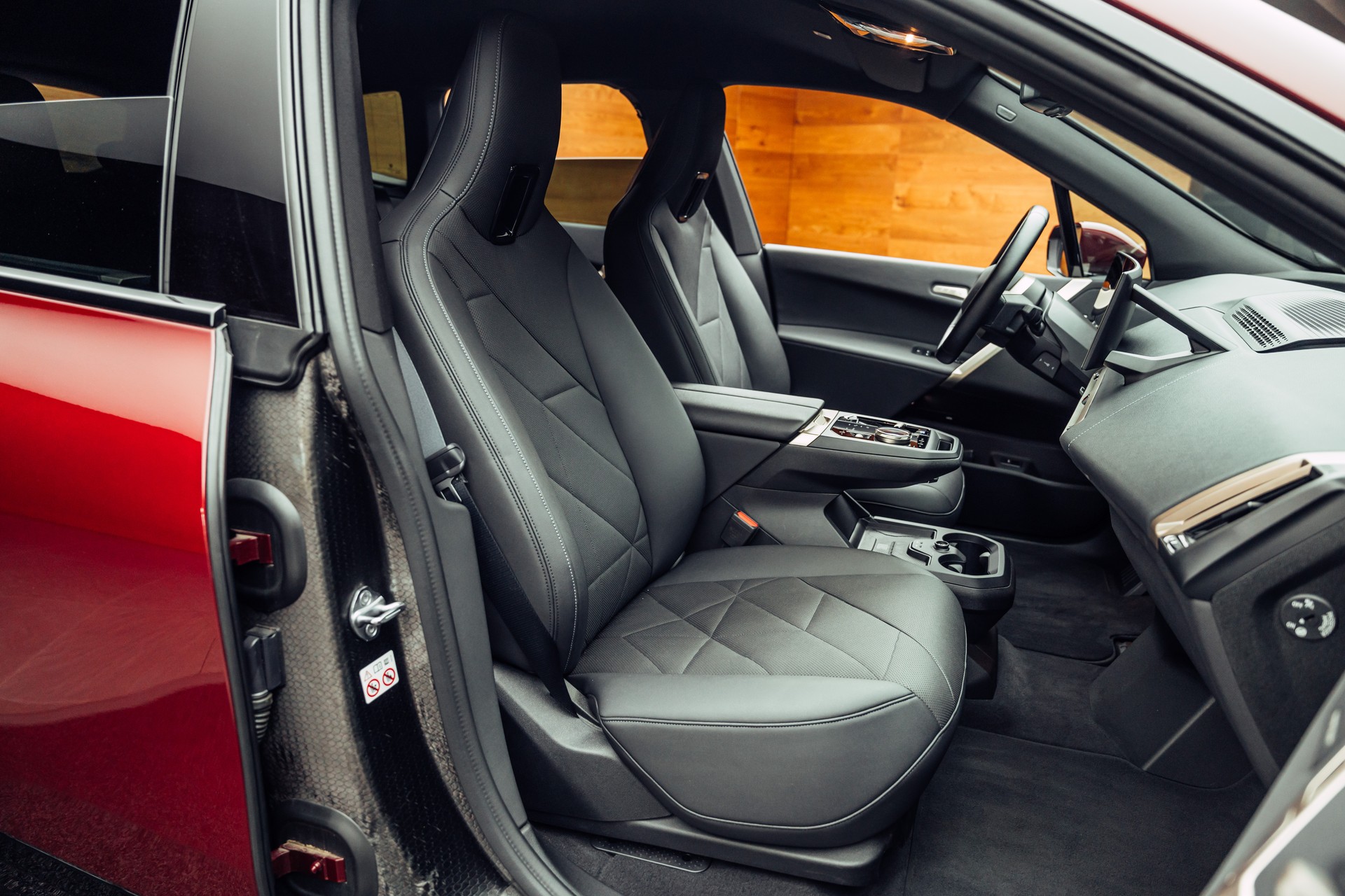 BMW iX xDrive40 Launch Edition-image-4