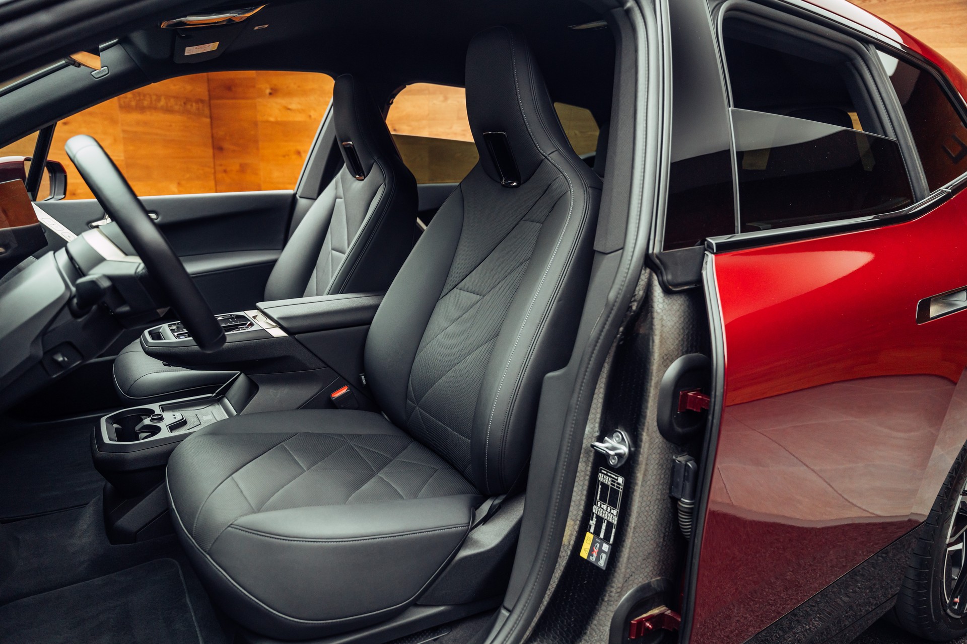 BMW iX xDrive40 Launch Edition-image-5