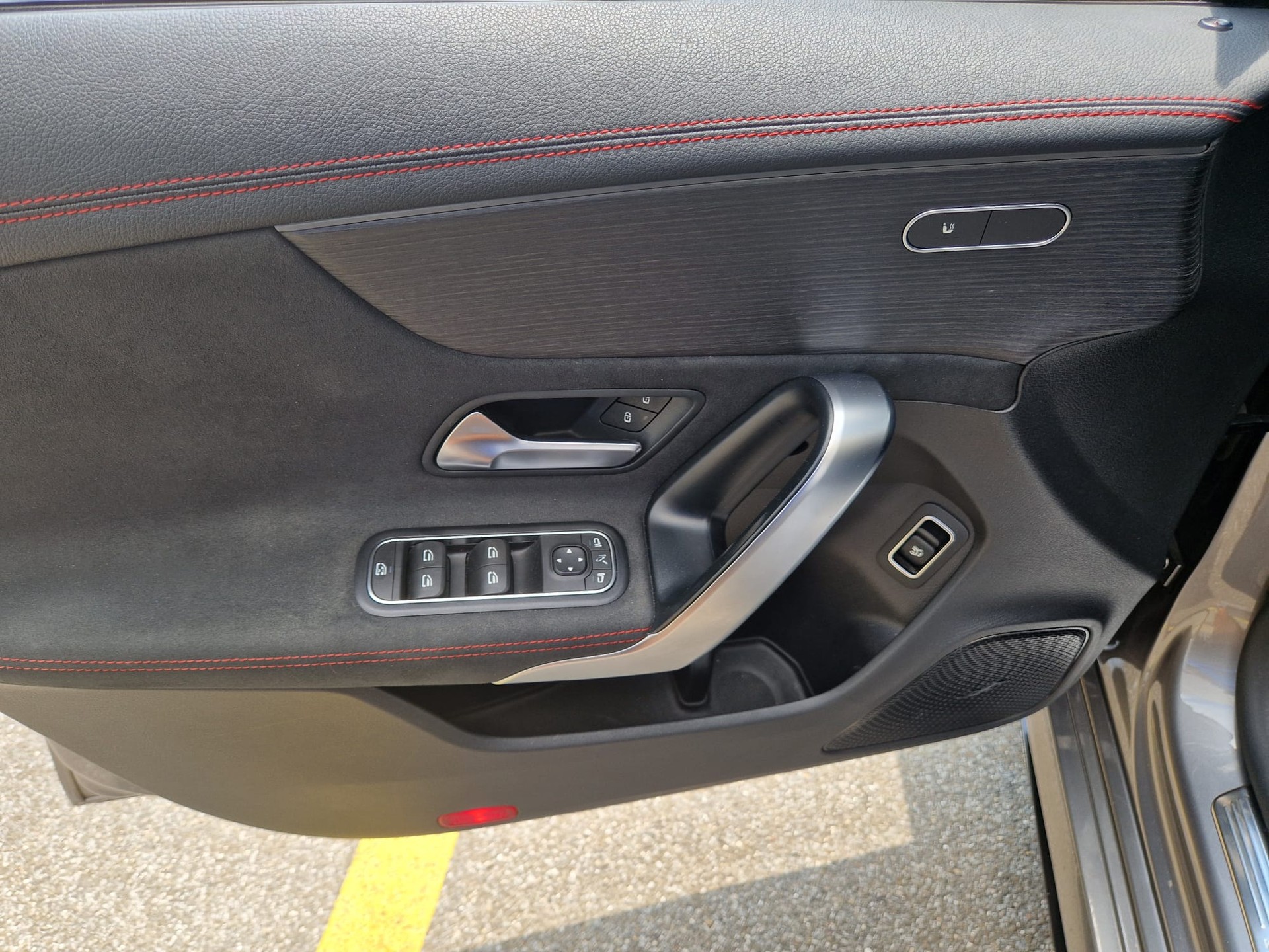 MERCEDES-BENZ CLA 250 AMG Line 4matic-image-19