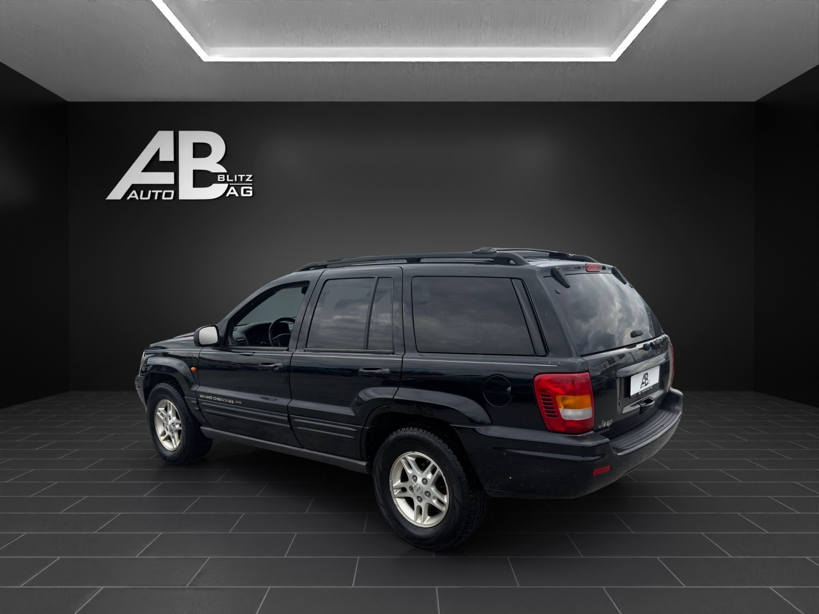 JEEP Grand Cherokee 4.7 Limited Automatic-image-2
