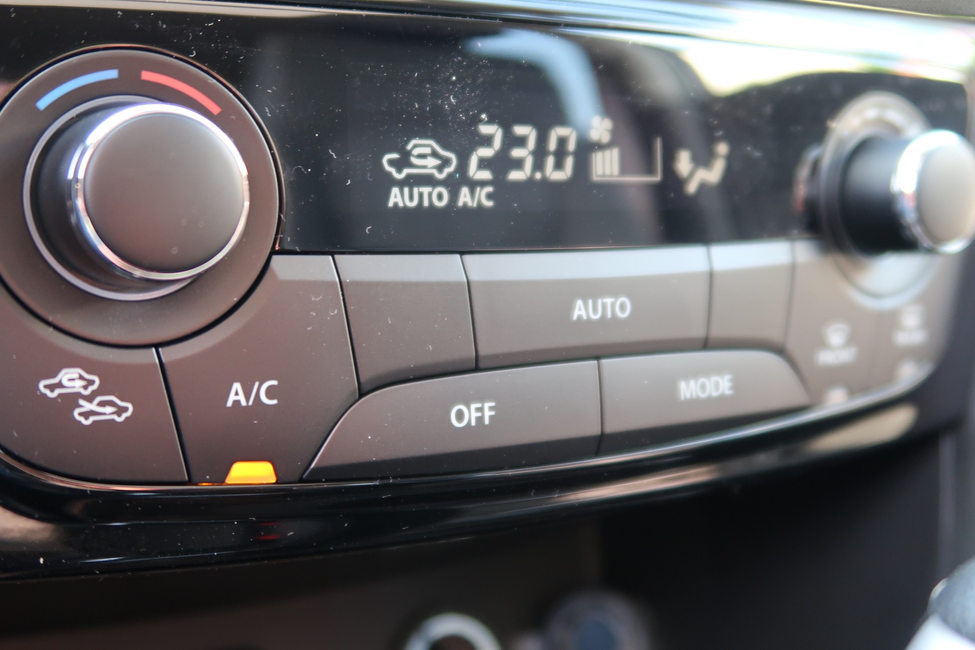SUZUKI Vitara 1.4 Boosterjet Compact Top 4x4 Hybrid Automatic Panoramadach-image-24