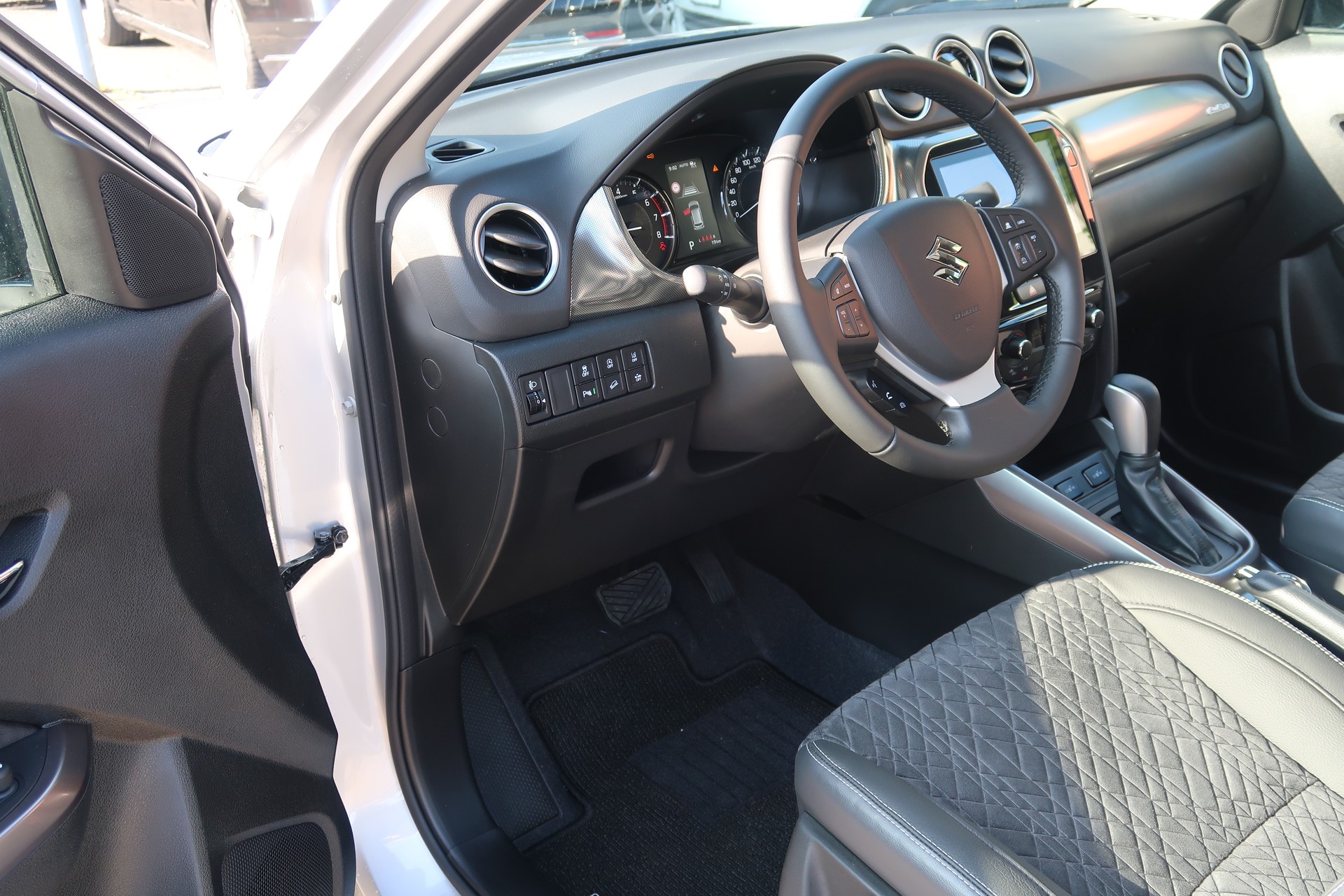 SUZUKI Vitara 1.4 Boosterjet Compact Top 4x4 Hybrid Automatic Panoramadach-image-7