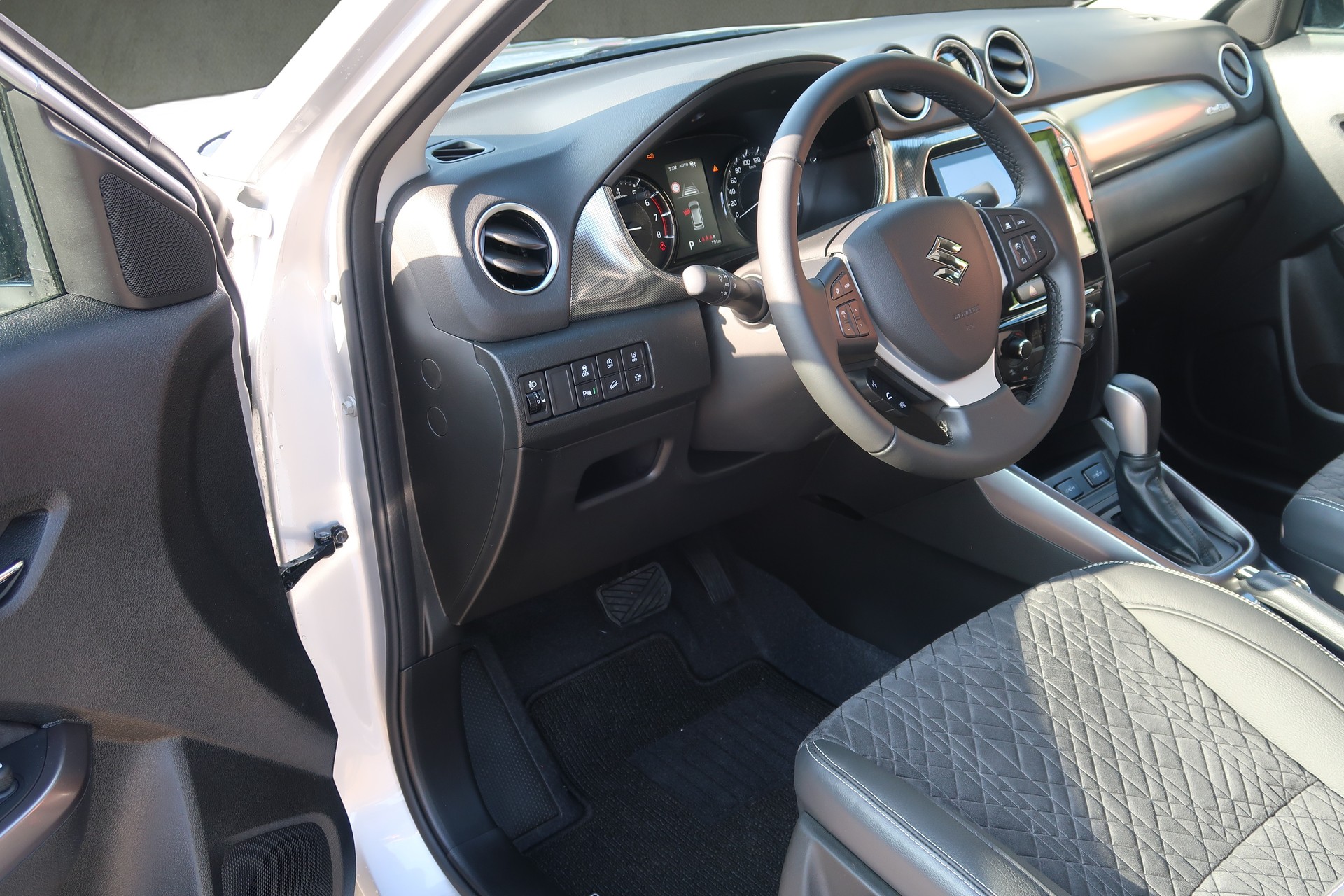 SUZUKI Vitara 1.4 Boosterjet Compact Top 4x4 Hybrid Automatic Panoramadach-image-7