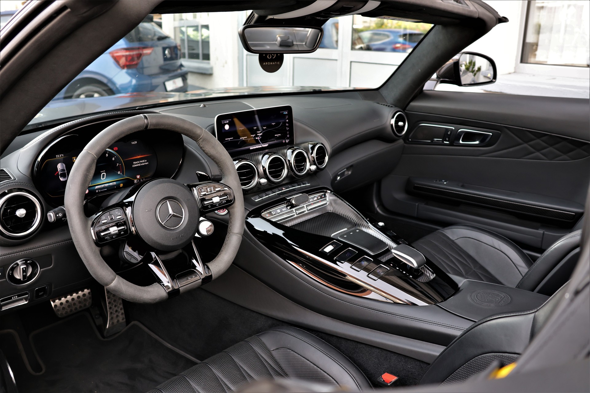 MERCEDES-BENZ AMG GT R Roadster Speedshift DCT "Designo"-image-13