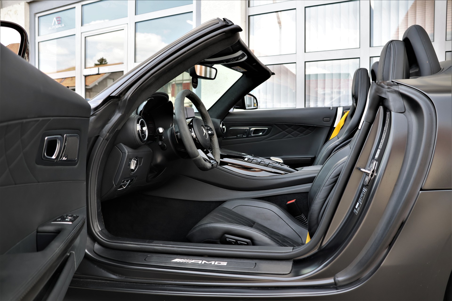 MERCEDES-BENZ AMG GT R Roadster Speedshift DCT "Designo"-image-12