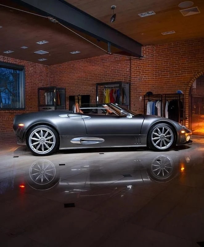 SPYKER C8 Spyder V8-showroom-element-1