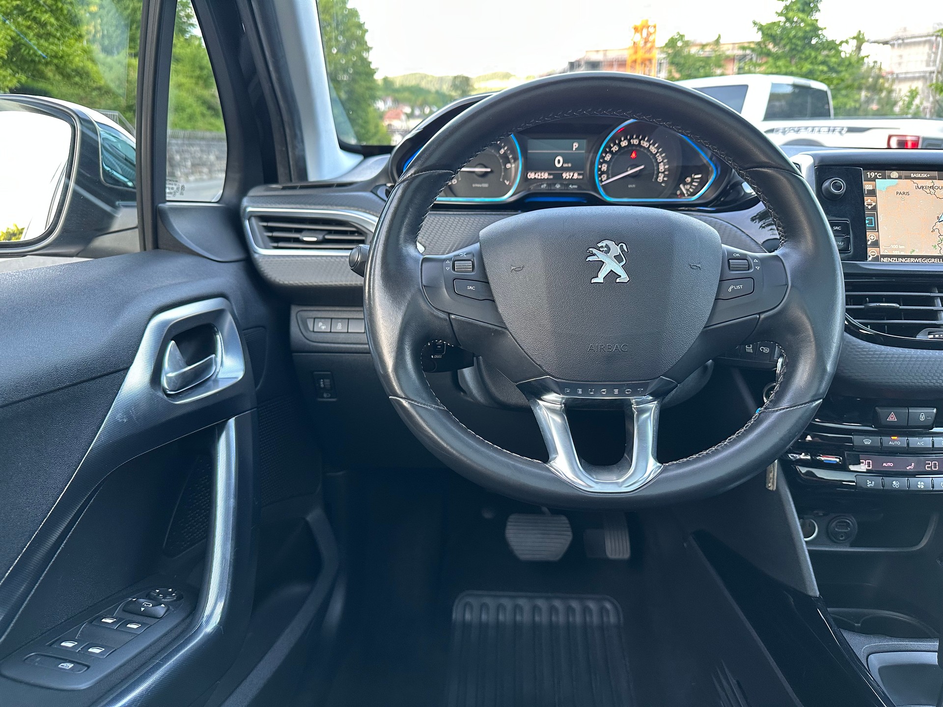 PEUGEOT 2008 1.6 VTI Allure Automatic-image-12