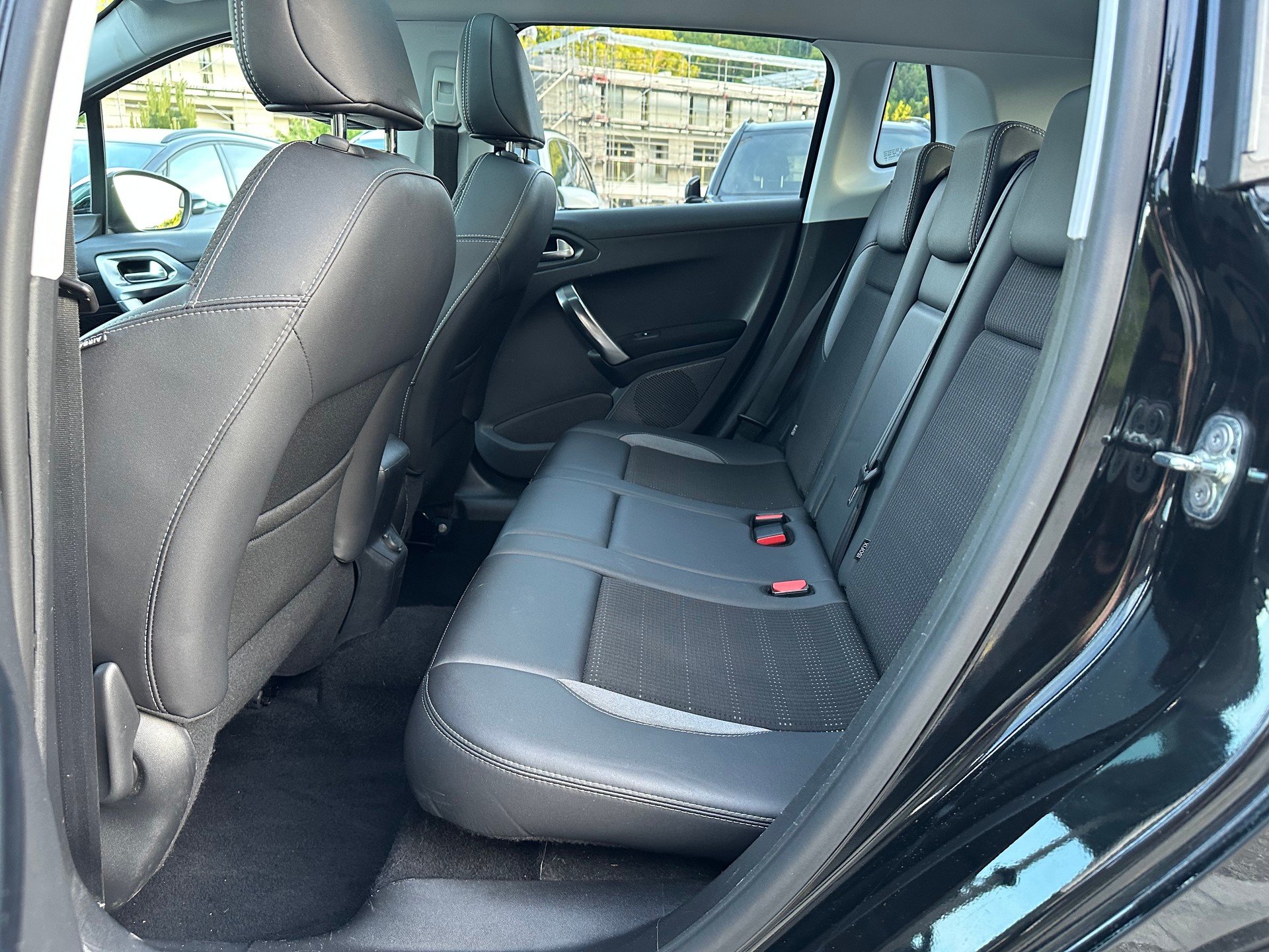PEUGEOT 2008 1.6 VTI Allure Automatic-image-16