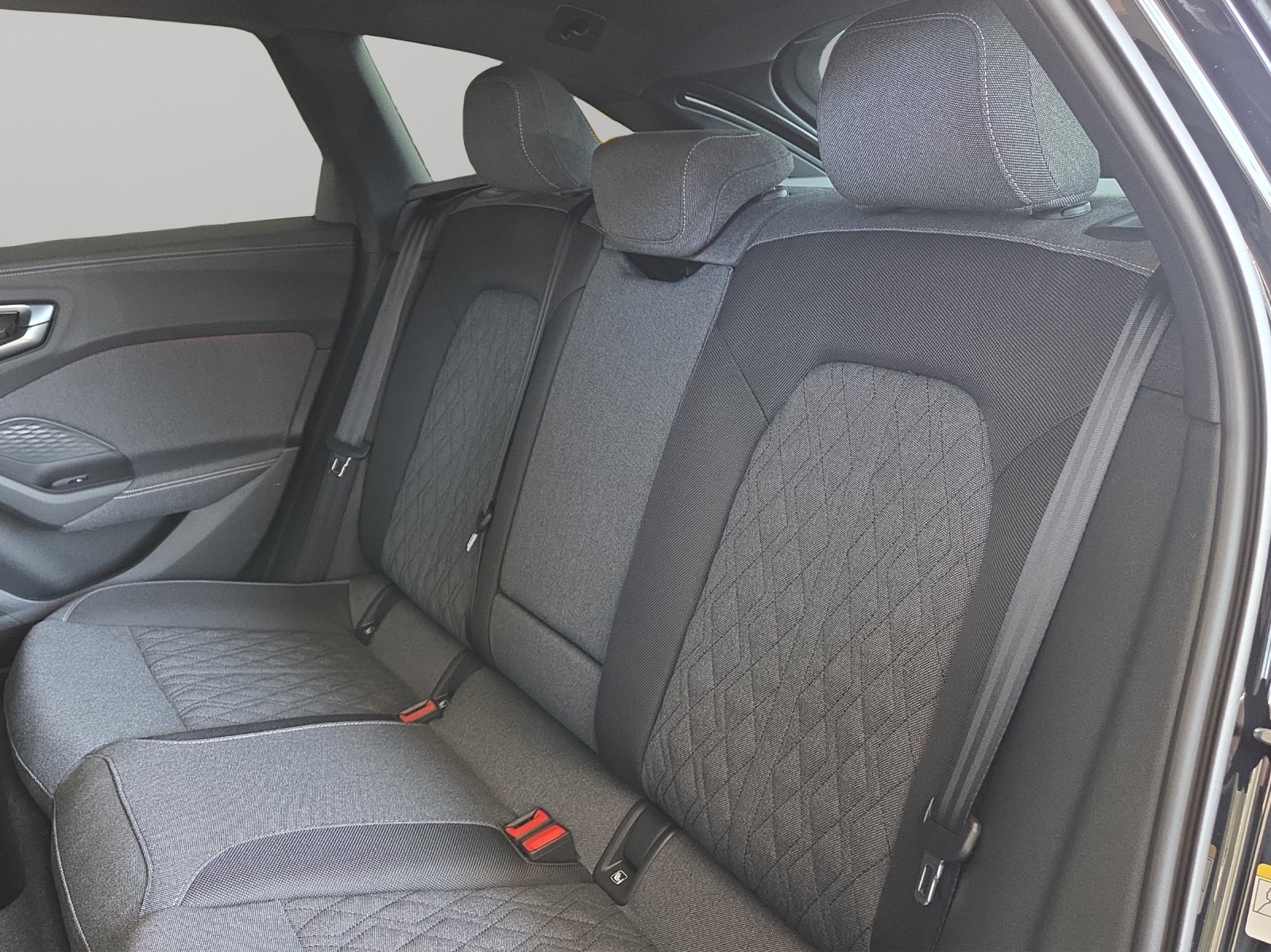 AUDI A5 Avant e-hybrid quattro Attraction 220 kW S tronic-image-8