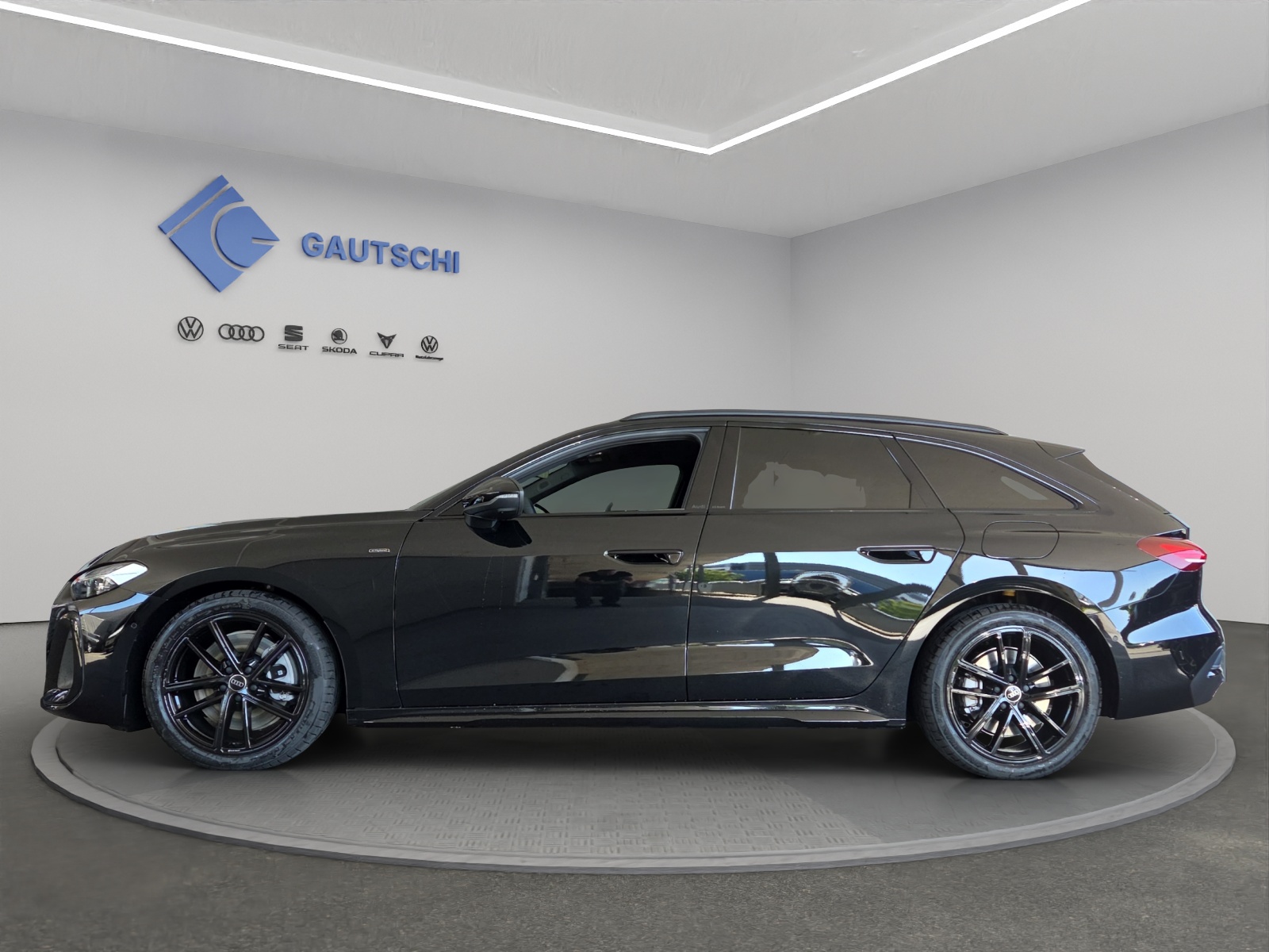 AUDI A5 Avant e-hybrid quattro Attraction 220 kW S tronic-image-1
