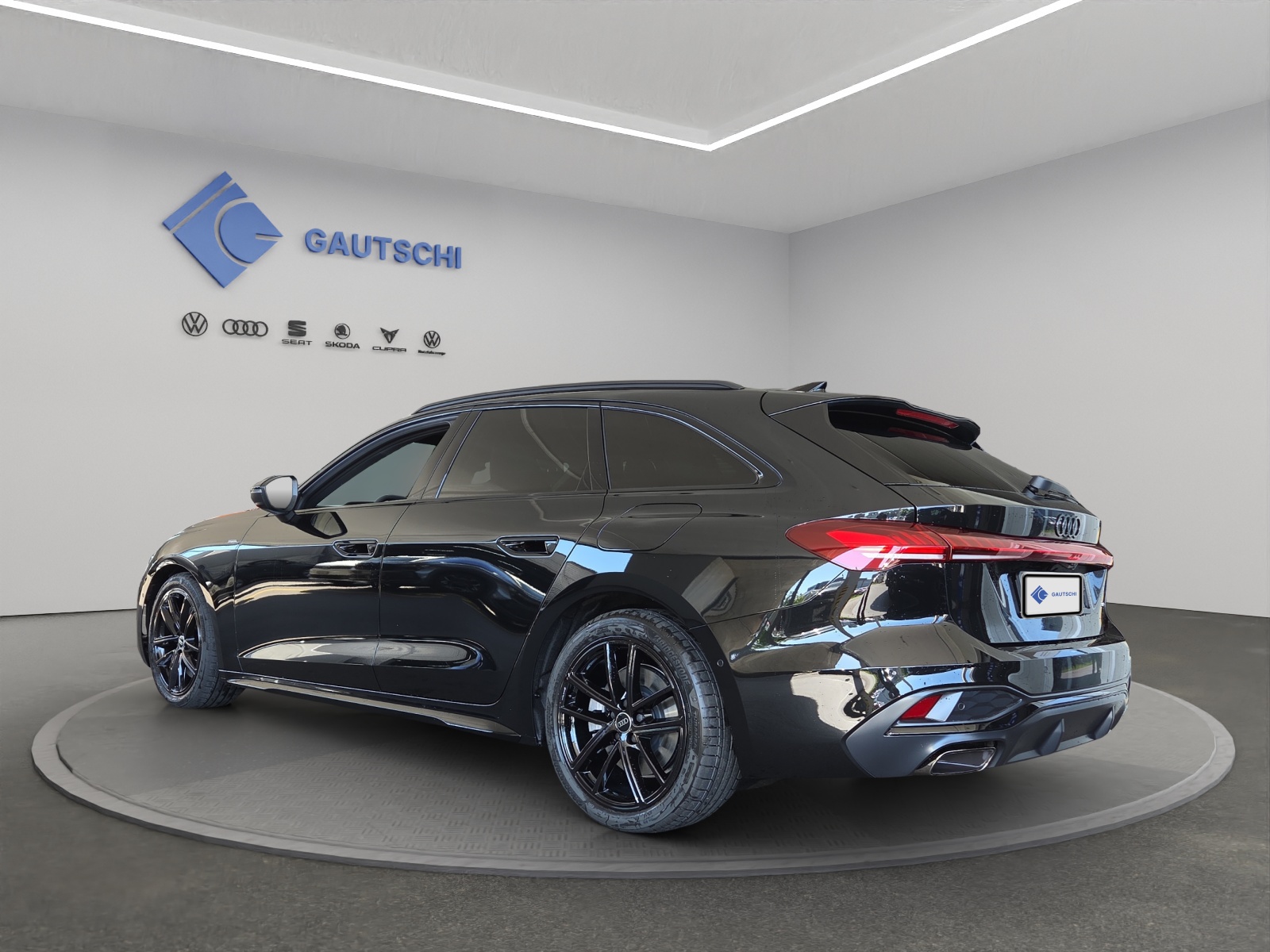 AUDI A5 Avant e-hybrid quattro Attraction 220 kW S tronic-image-3