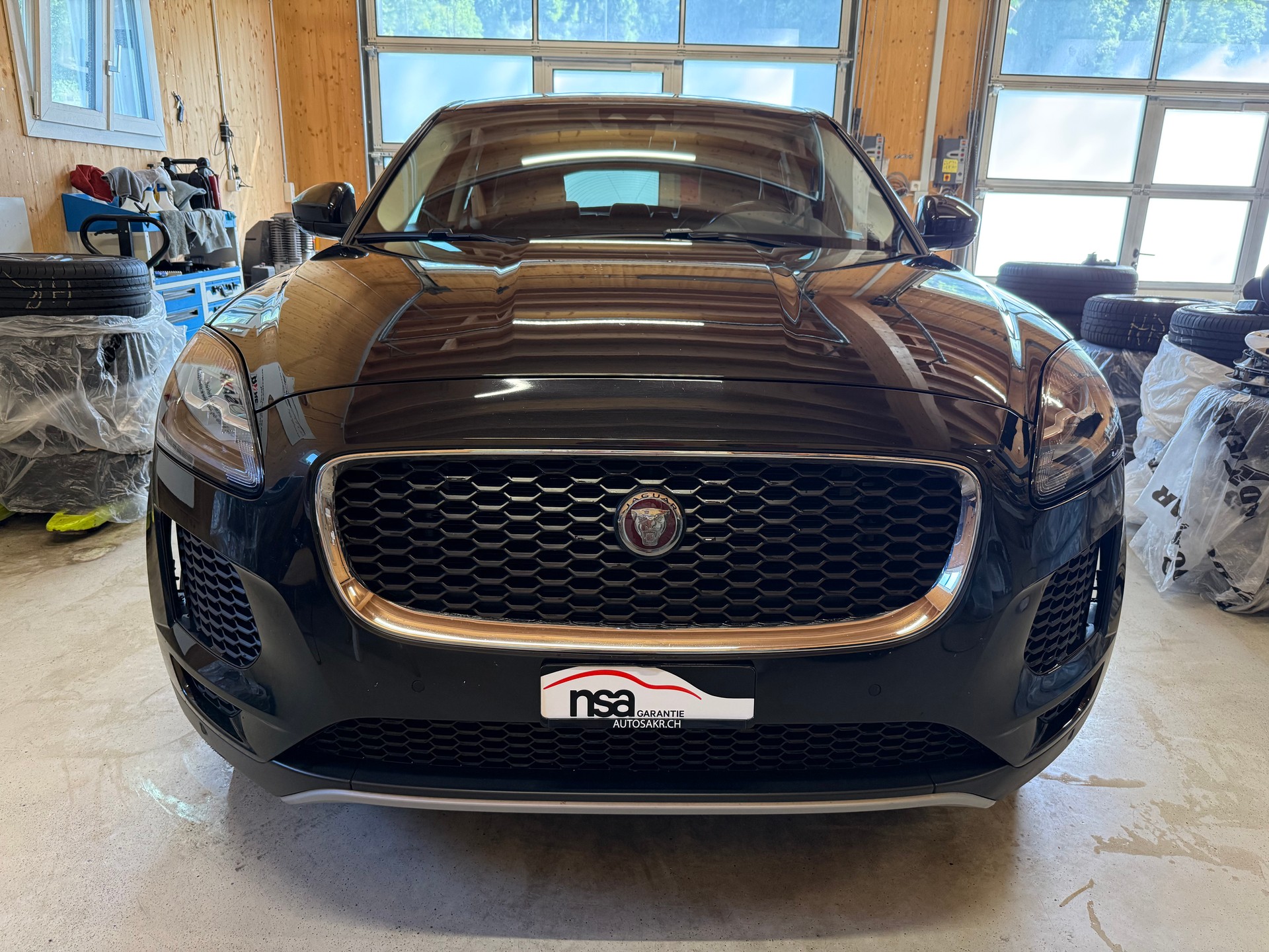 JAGUAR E-Pace 2.0d D180 S AWD Automatik-showroom-element-1