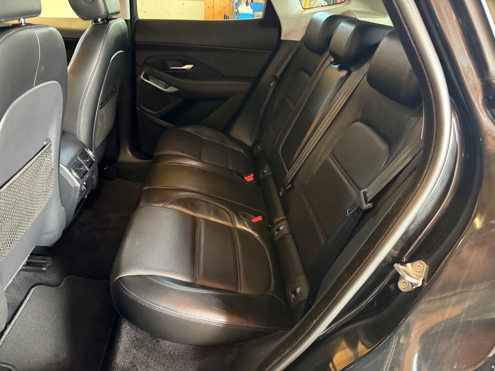 JAGUAR E-Pace 2.0d D180 S AWD Automatik-image-7