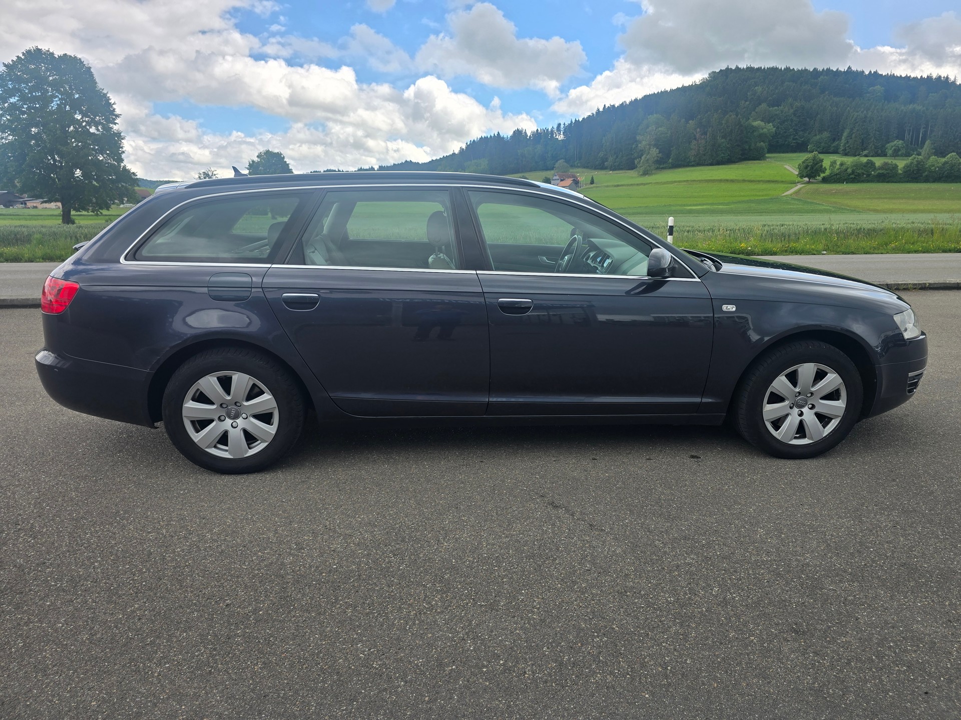 AUDI A6 Avant Quattro 2.8-image-3