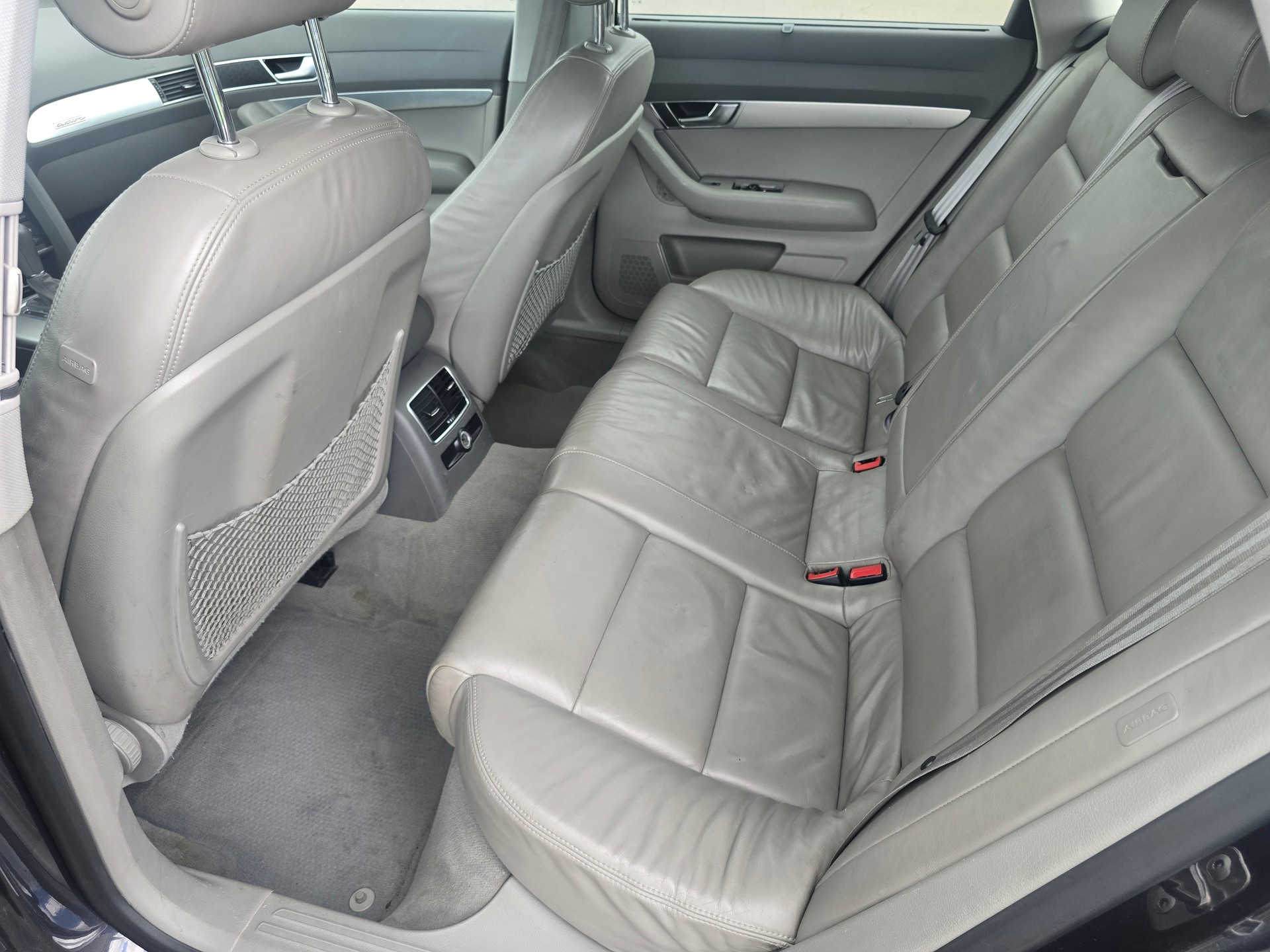 AUDI A6 Avant Quattro 2.8-image-8