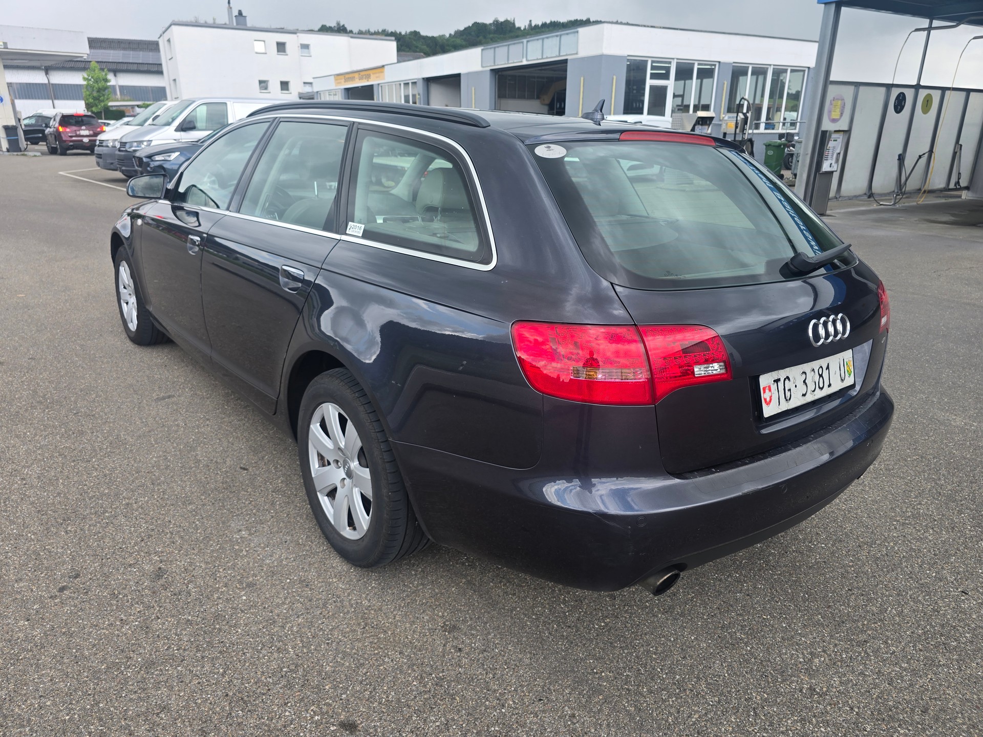 AUDI A6 Avant Quattro 2.8-image-1