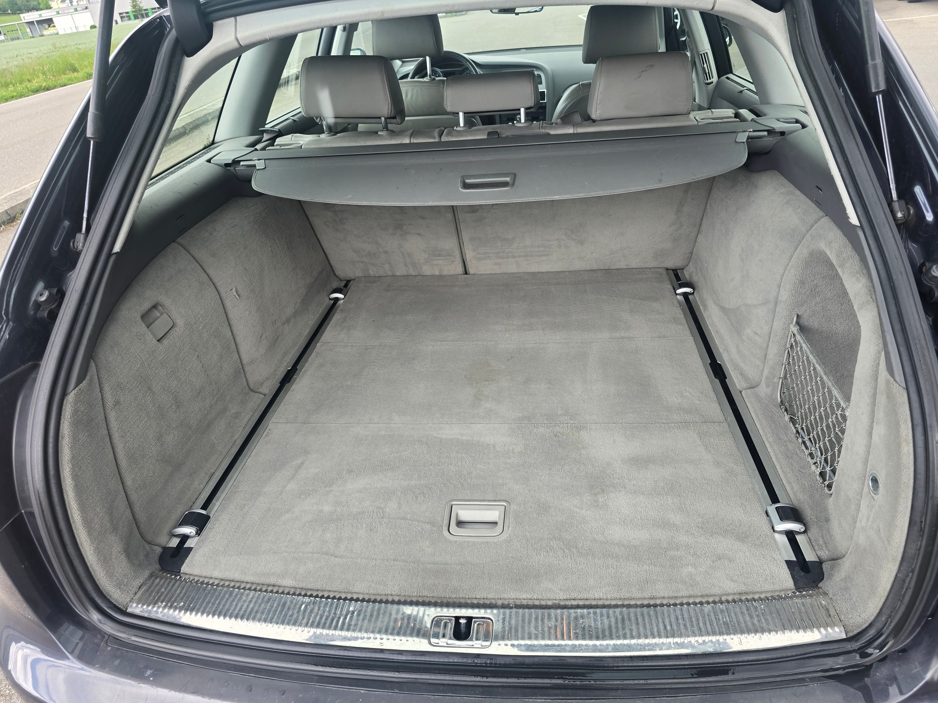 AUDI A6 Avant Quattro 2.8-image-9