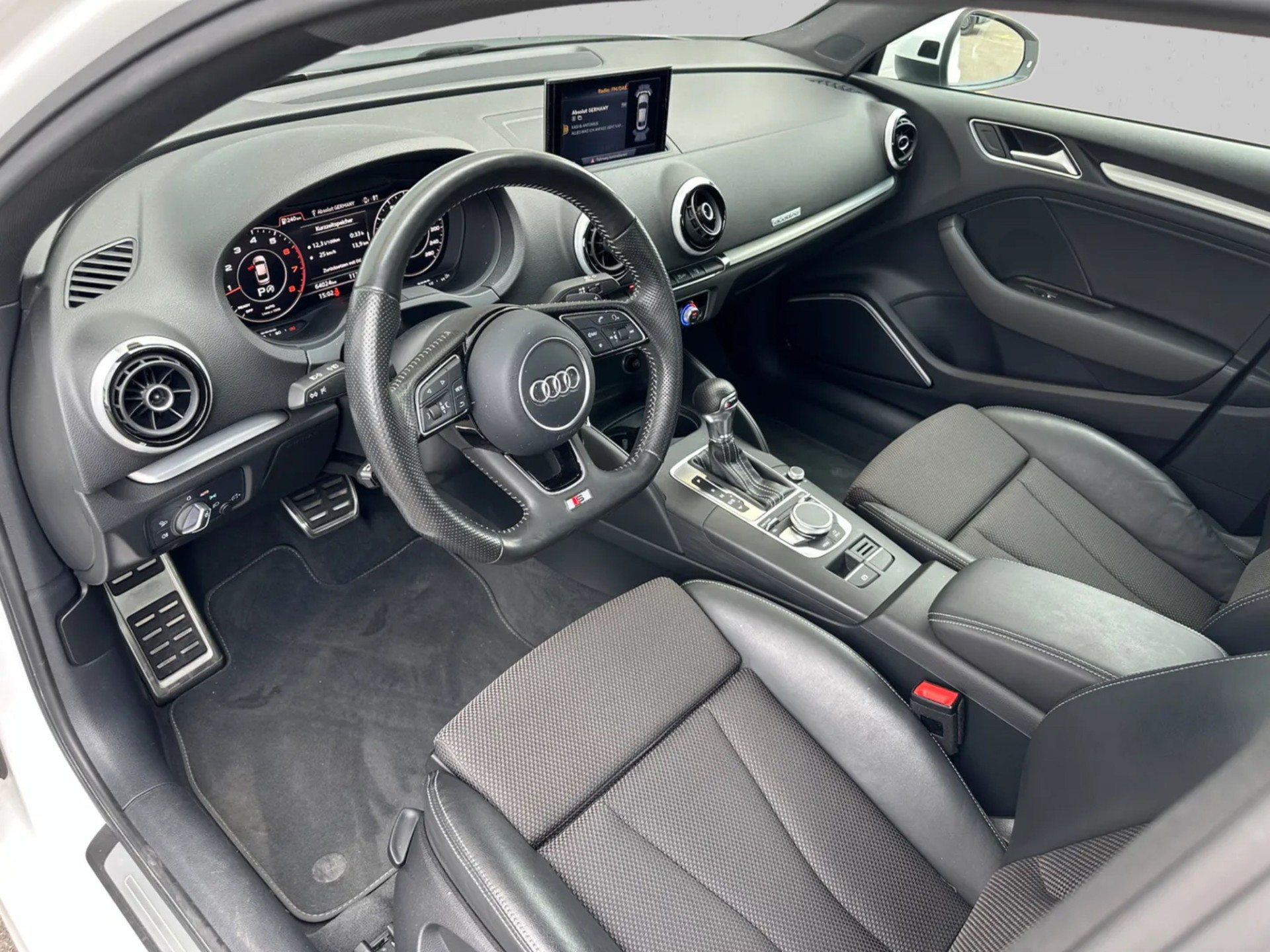 AUDI AUDI A3 Limousine 2.0 TFSI quattro S Line S-tronic-image-8