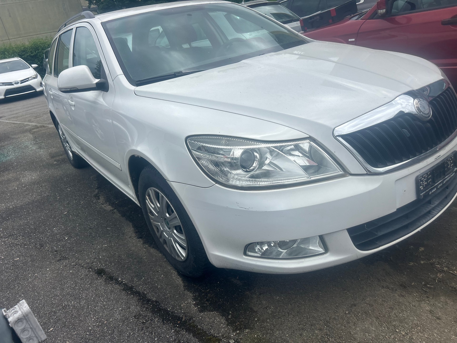 SKODA Octavia Combi 1.6 TDI Stöckli 4x4-image-2