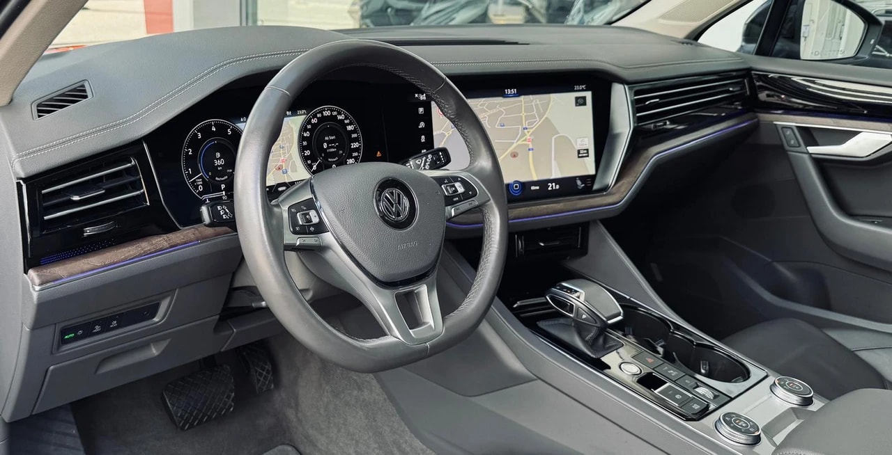 VW Touareg 3.0 TSI Elegance Tiptronic-image-6