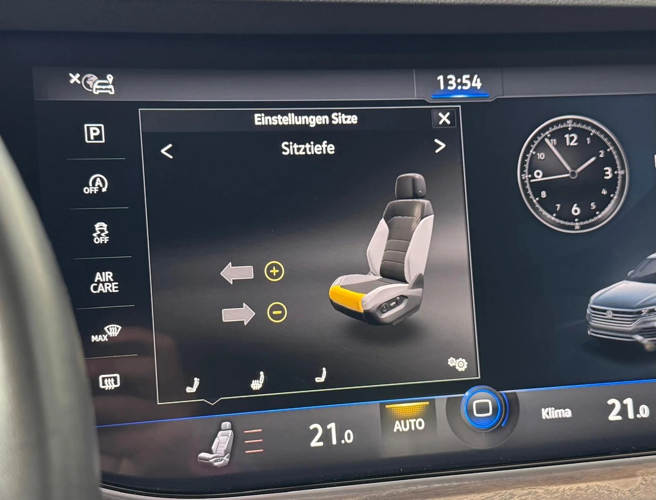 VW Touareg 3.0 TSI Elegance Tiptronic-image-19