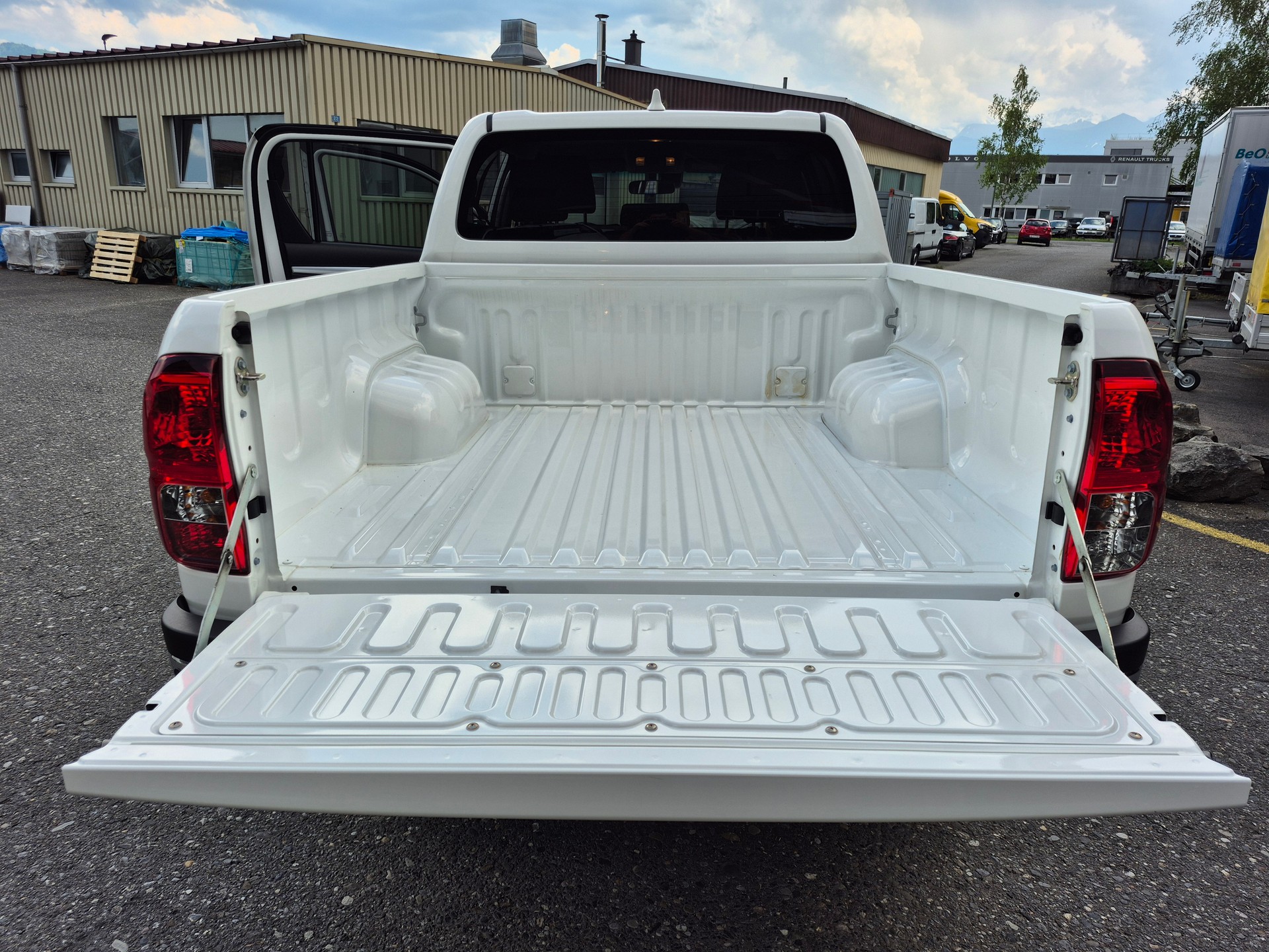 TOYOTA Hilux 2.4d Style Double Cab 4x4 A-image-8