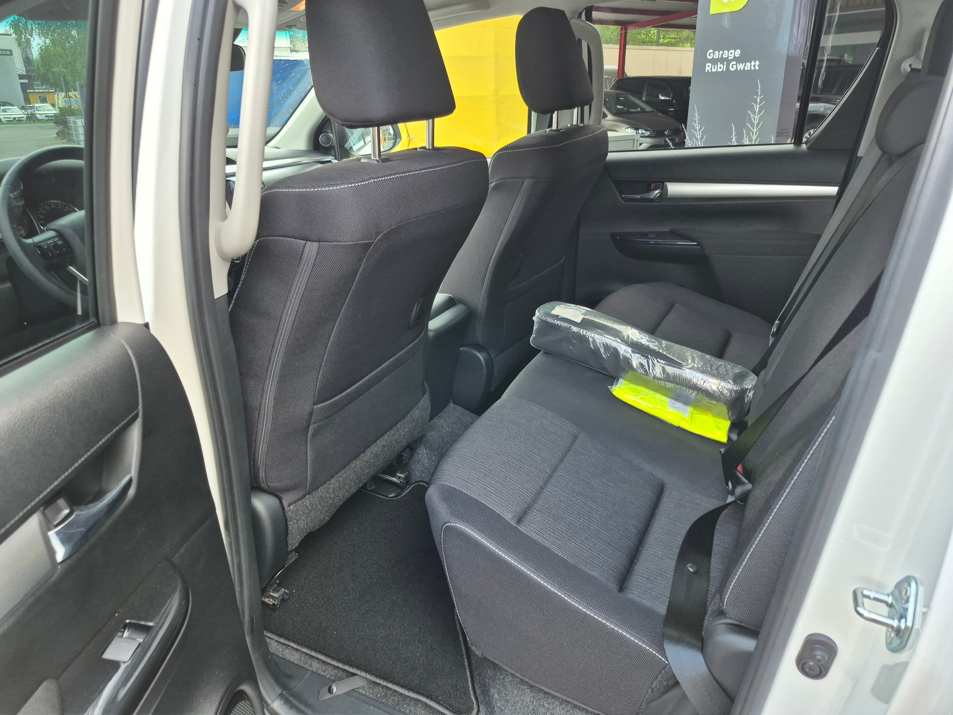 TOYOTA Hilux 2.4d Style Double Cab 4x4 A-image-10