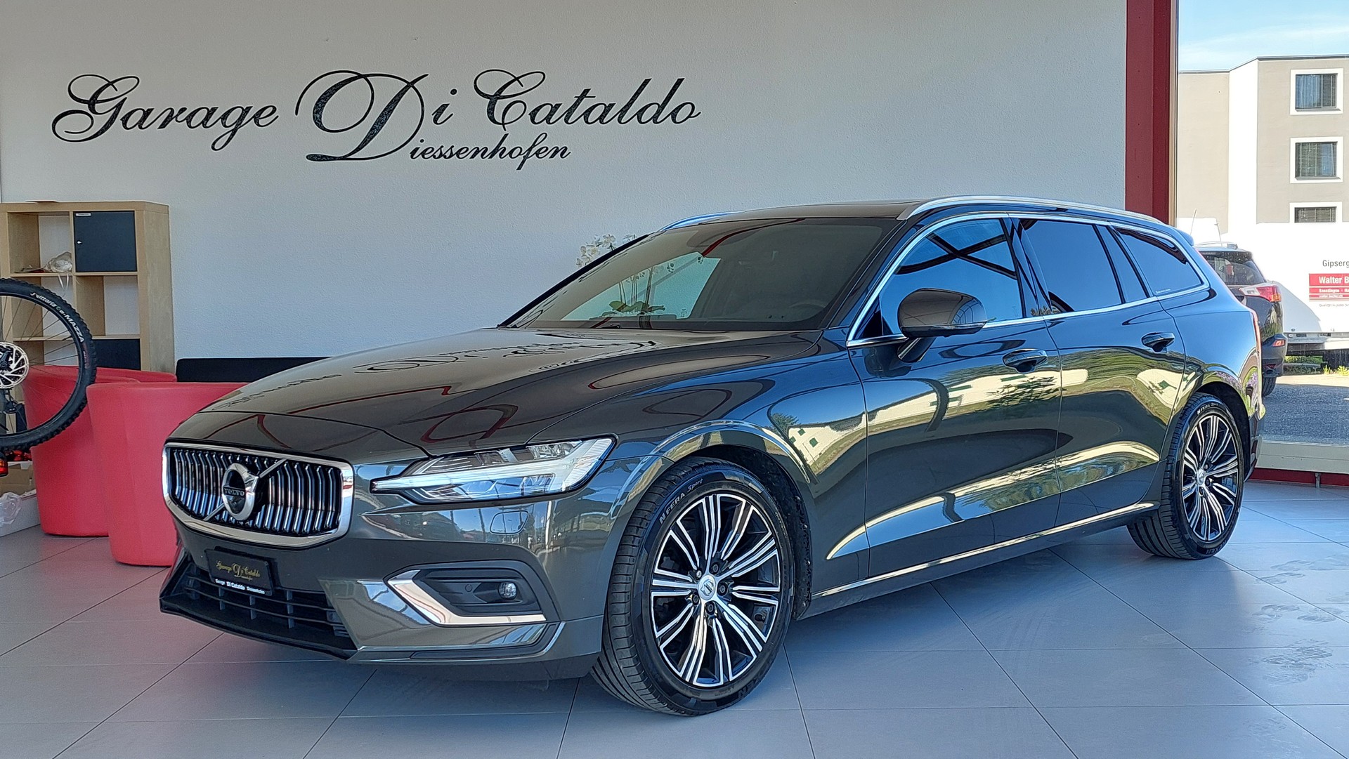 VOLVO V60 D4 Inscription Geartronic-image-0