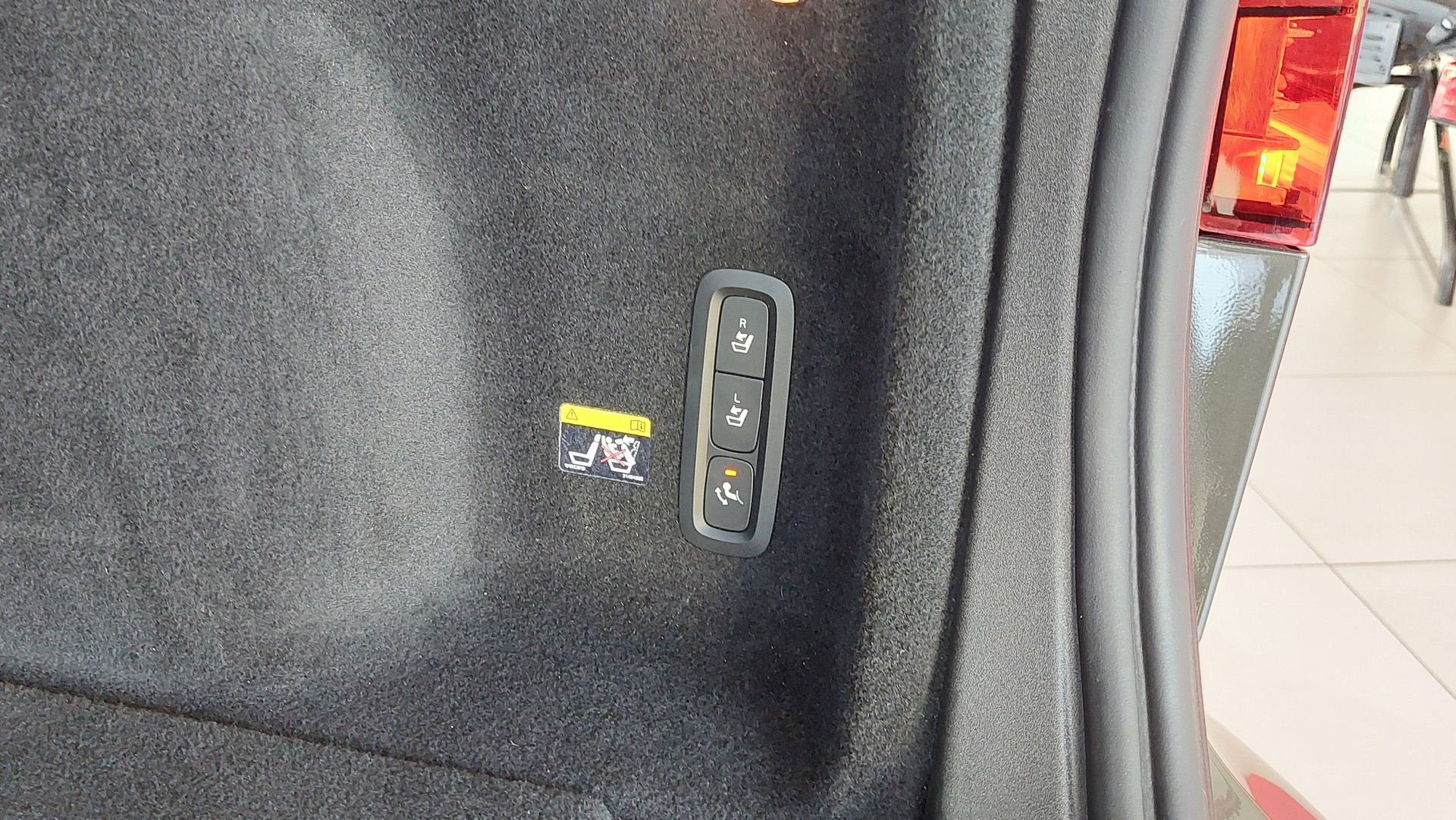 VOLVO V60 D4 Inscription Geartronic-image-13