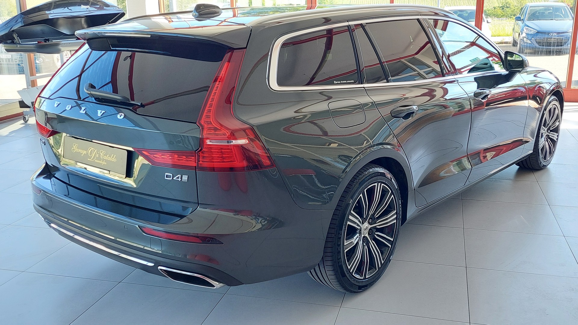 VOLVO V60 D4 Inscription Geartronic-image-2