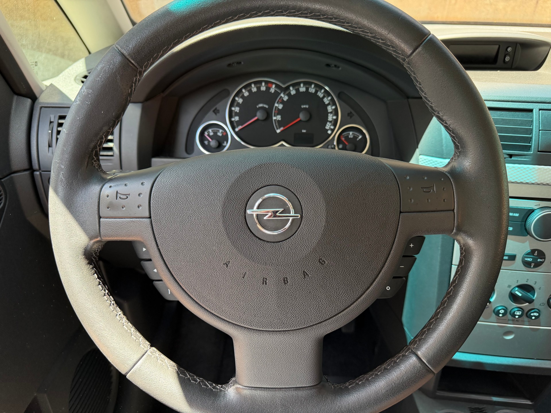 OPEL Meriva 1.6i-16 TP Cosmo-image-19