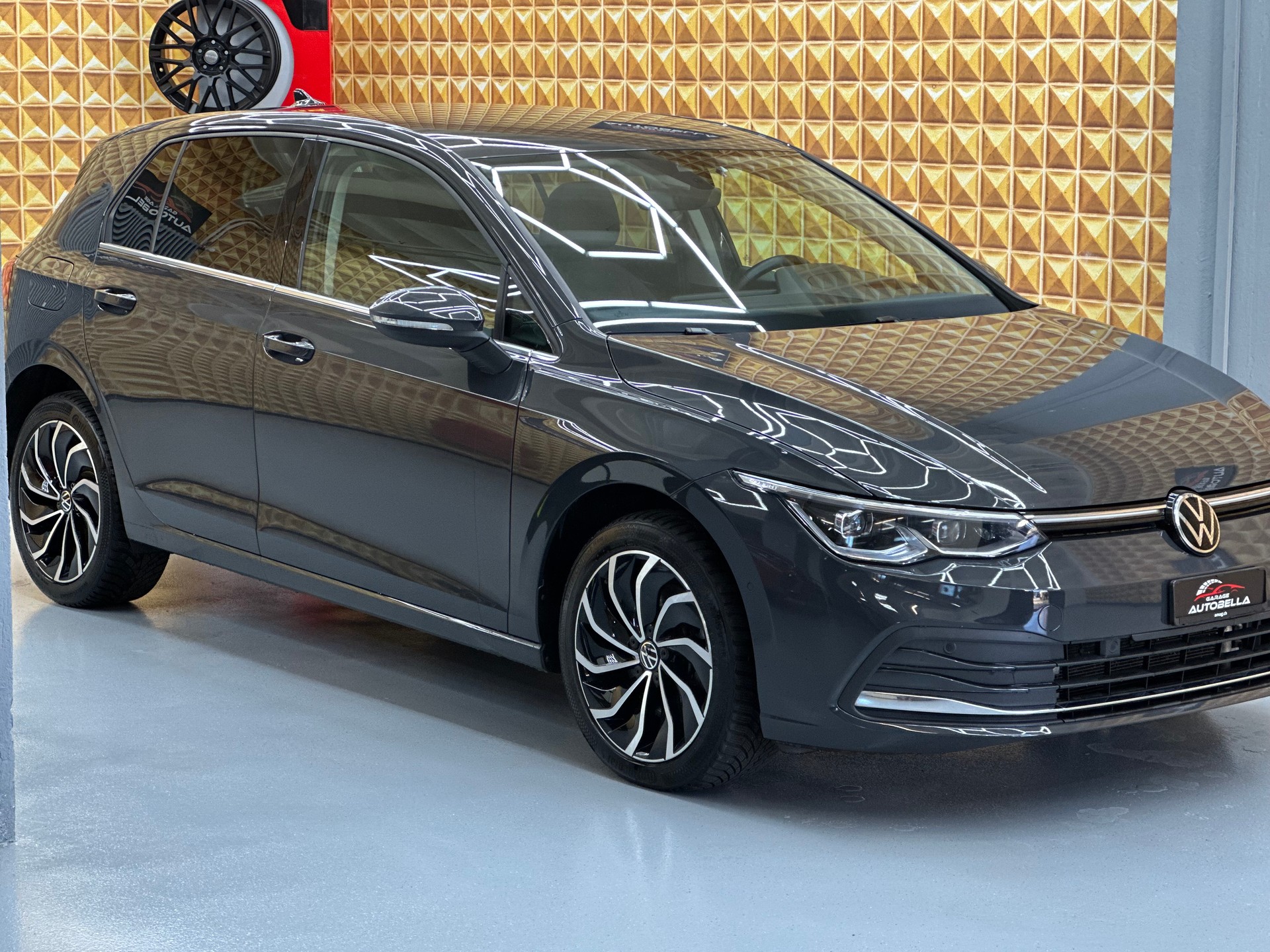 VW Golf 1.4 TSI PHEV Selection-image-1
