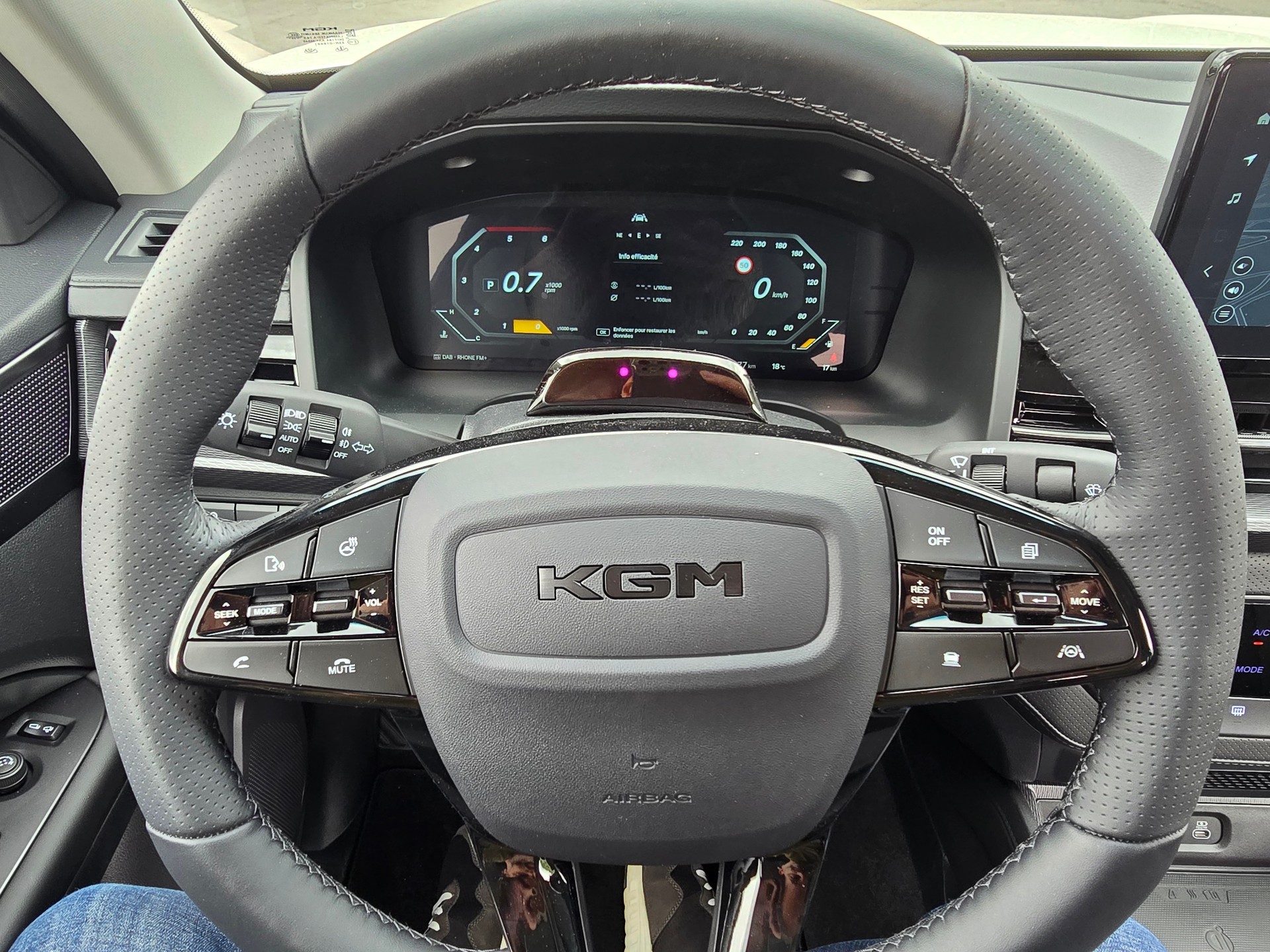 KGM-SsangYong Musso 2.2 Titanium 4WD A-image-5