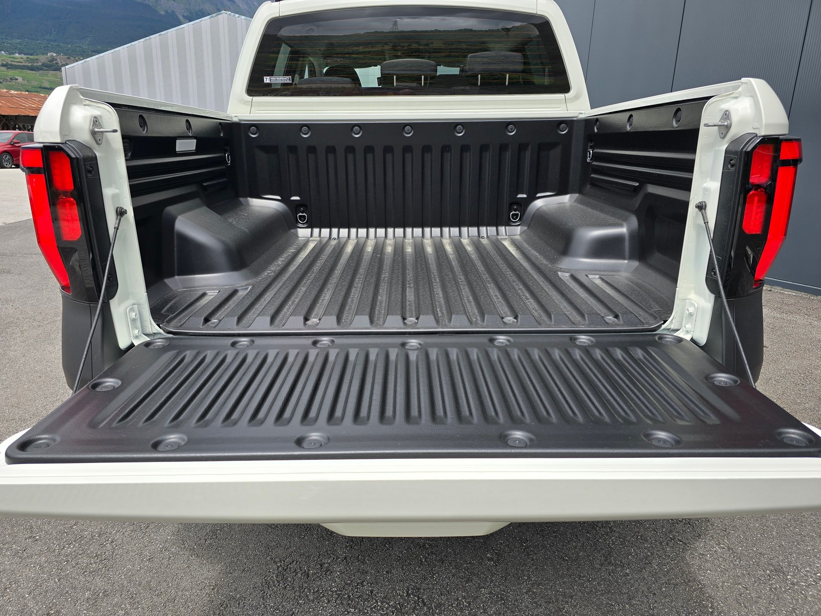 KGM Musso 2.2 Titanium 4WD A — photo 11