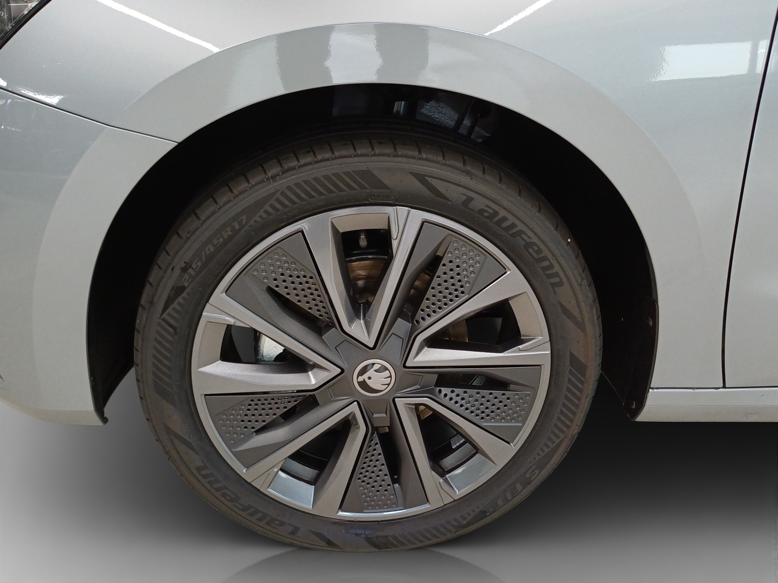 SKODA Fabia 1.5 TSI Dynamic DSG-image-13
