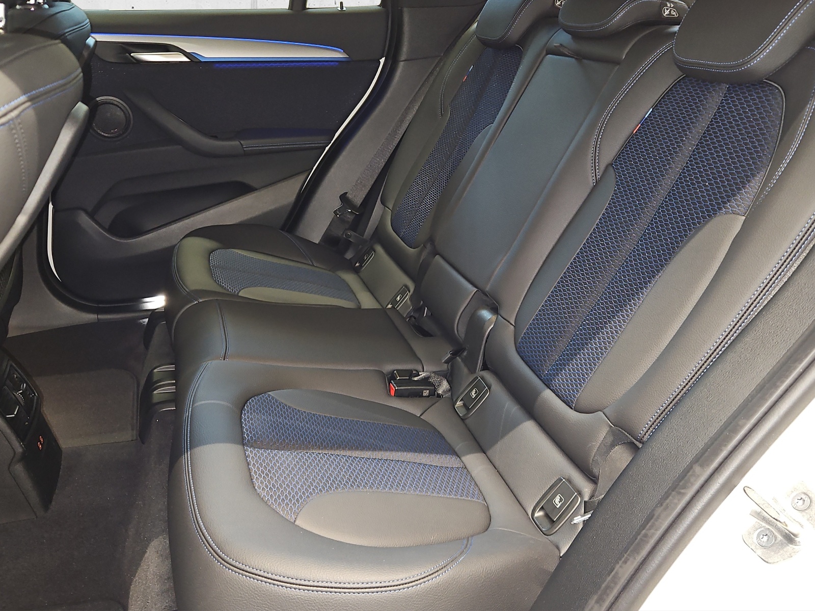 BMW X1 xDrive 20i M Sport-image-10