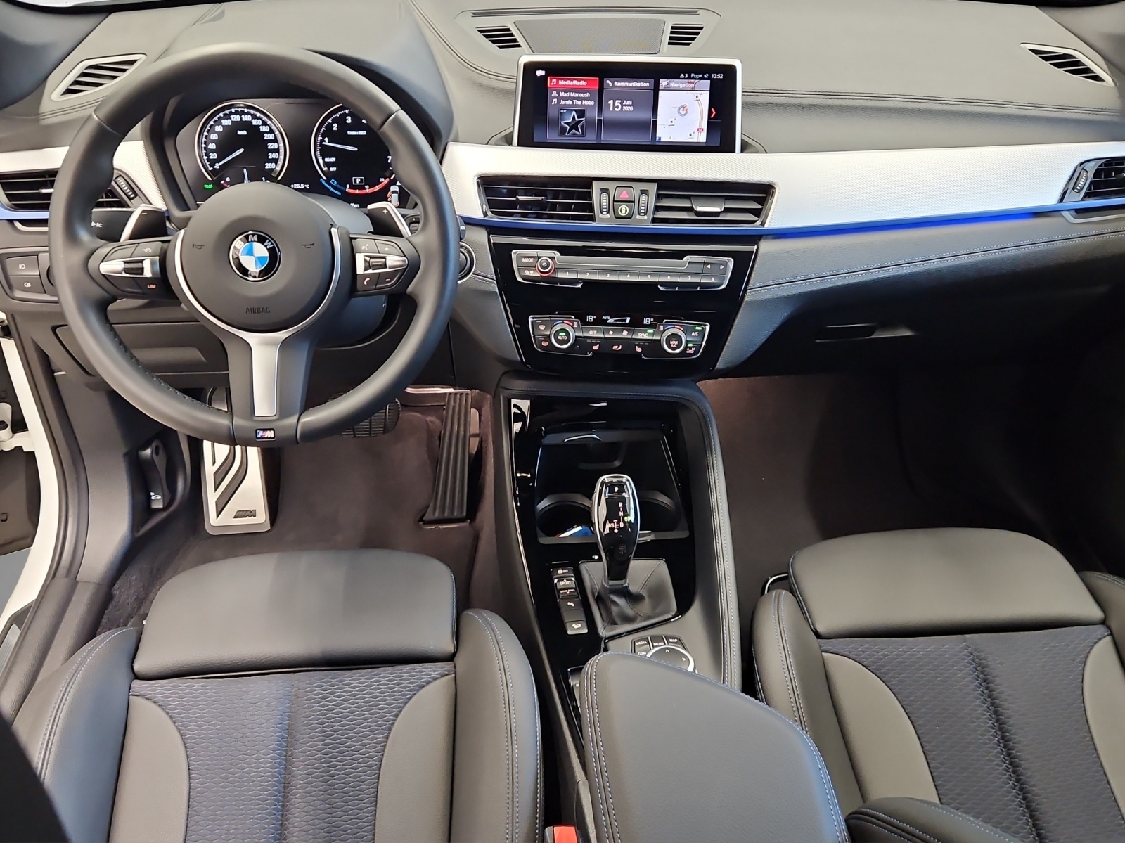 BMW X1 xDrive 20i M Sport-image-13