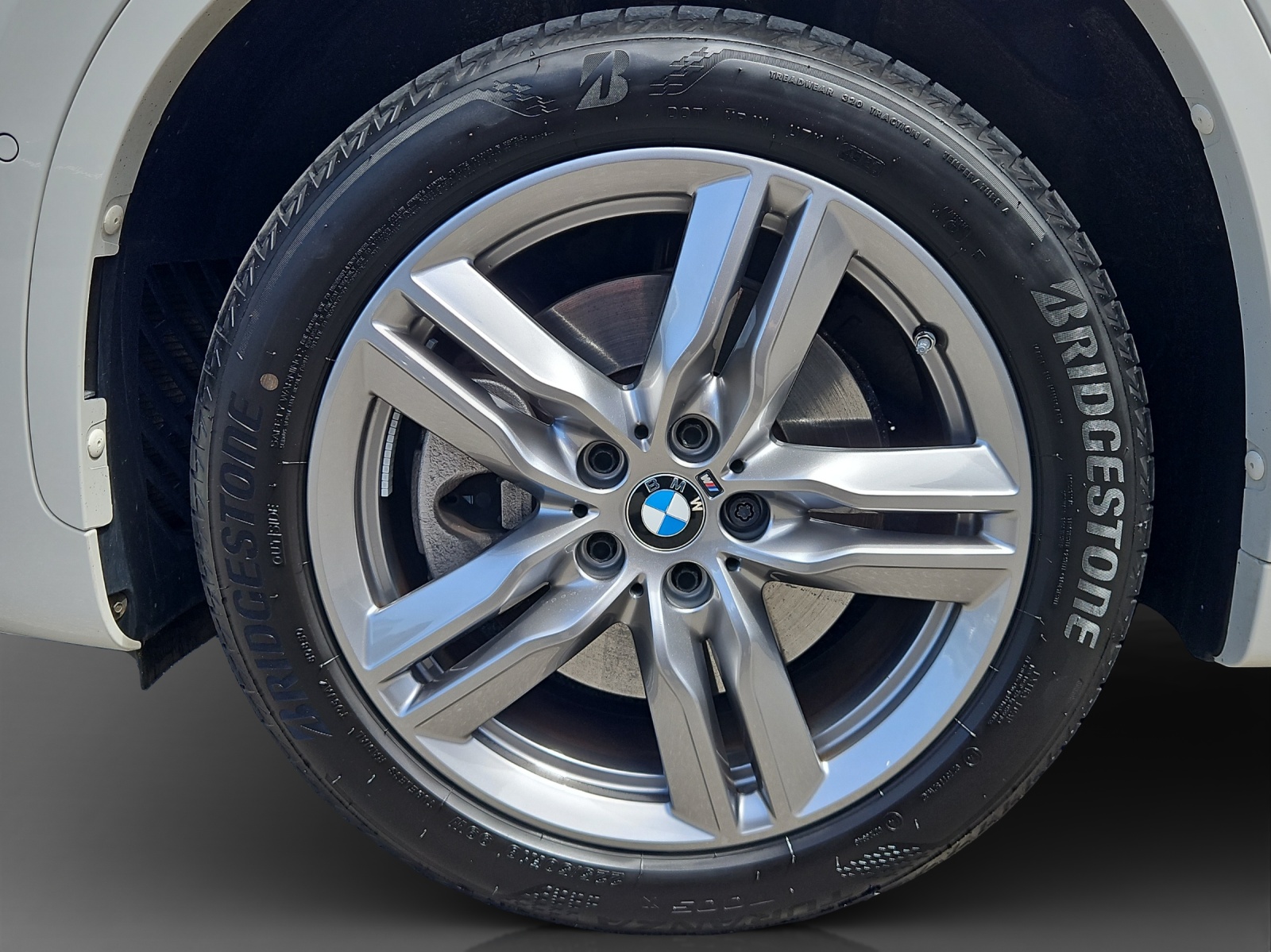 BMW X1 xDrive 20i M Sport-image-8