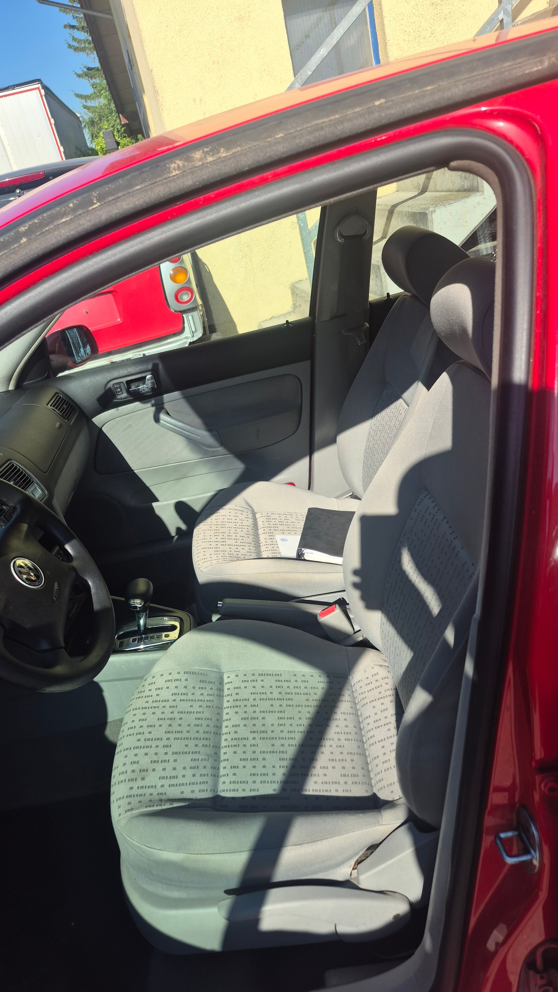 VW Golf 1.6 Comfortline Generation Automatic-image-8