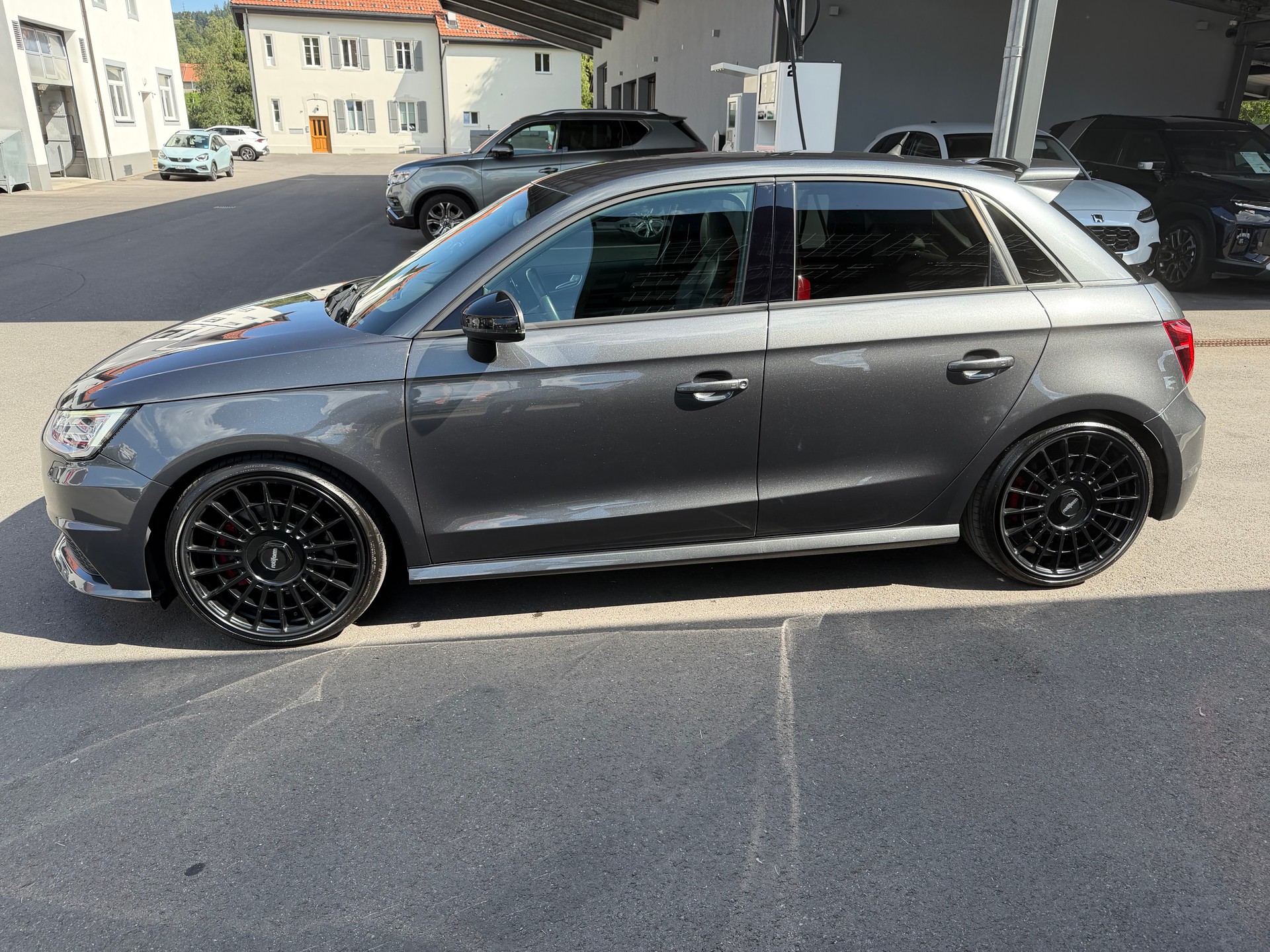 AUDI S1 Sportback 2.0 TFSI Sport quattro-image-8