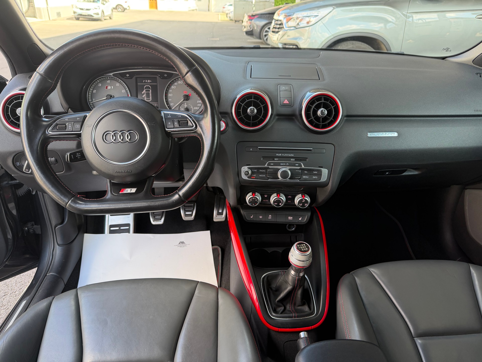 AUDI S1 Sportback 2.0 TFSI Sport quattro-image-1