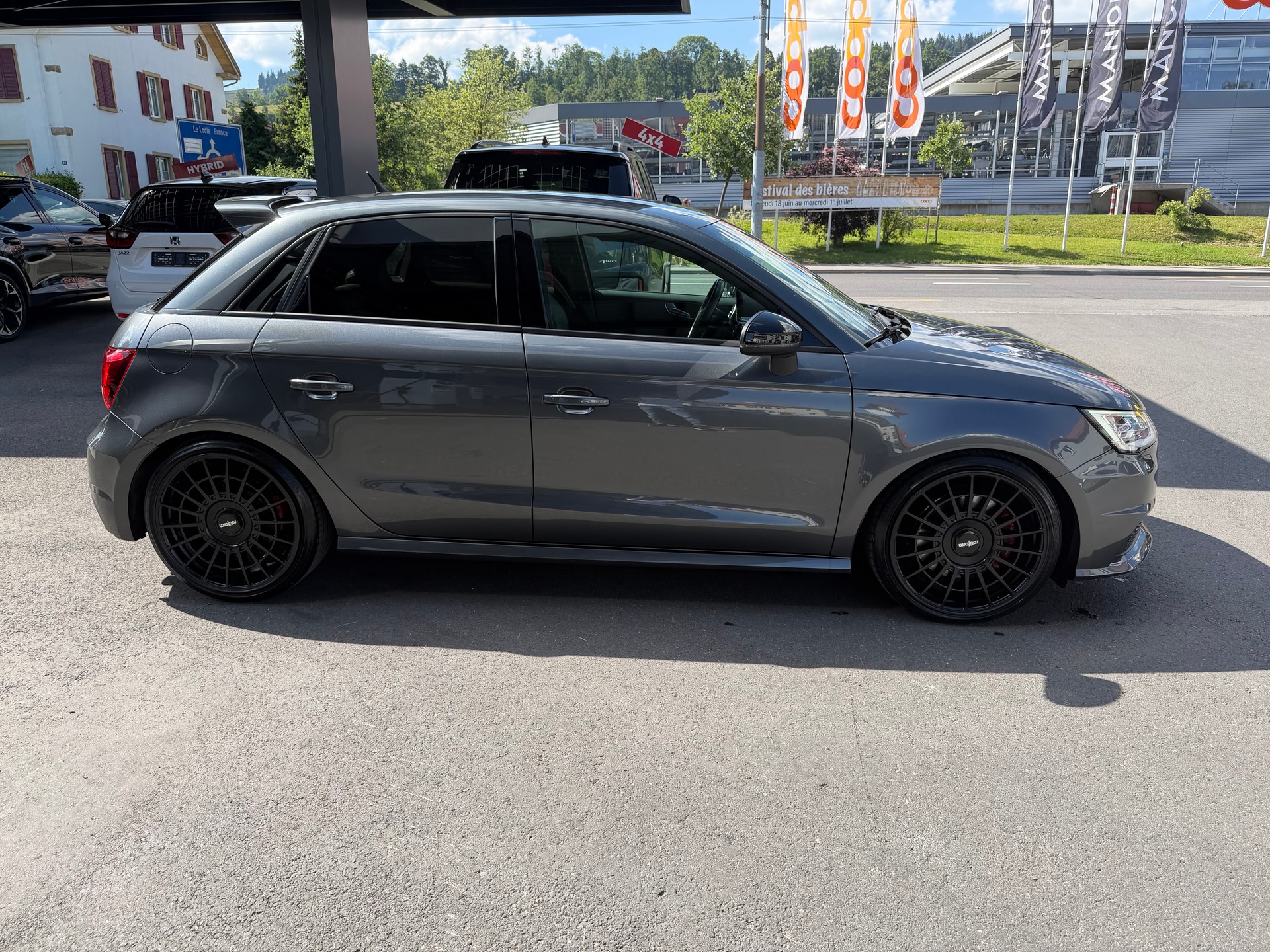AUDI S1 Sportback 2.0 TFSI Sport quattro-image-5