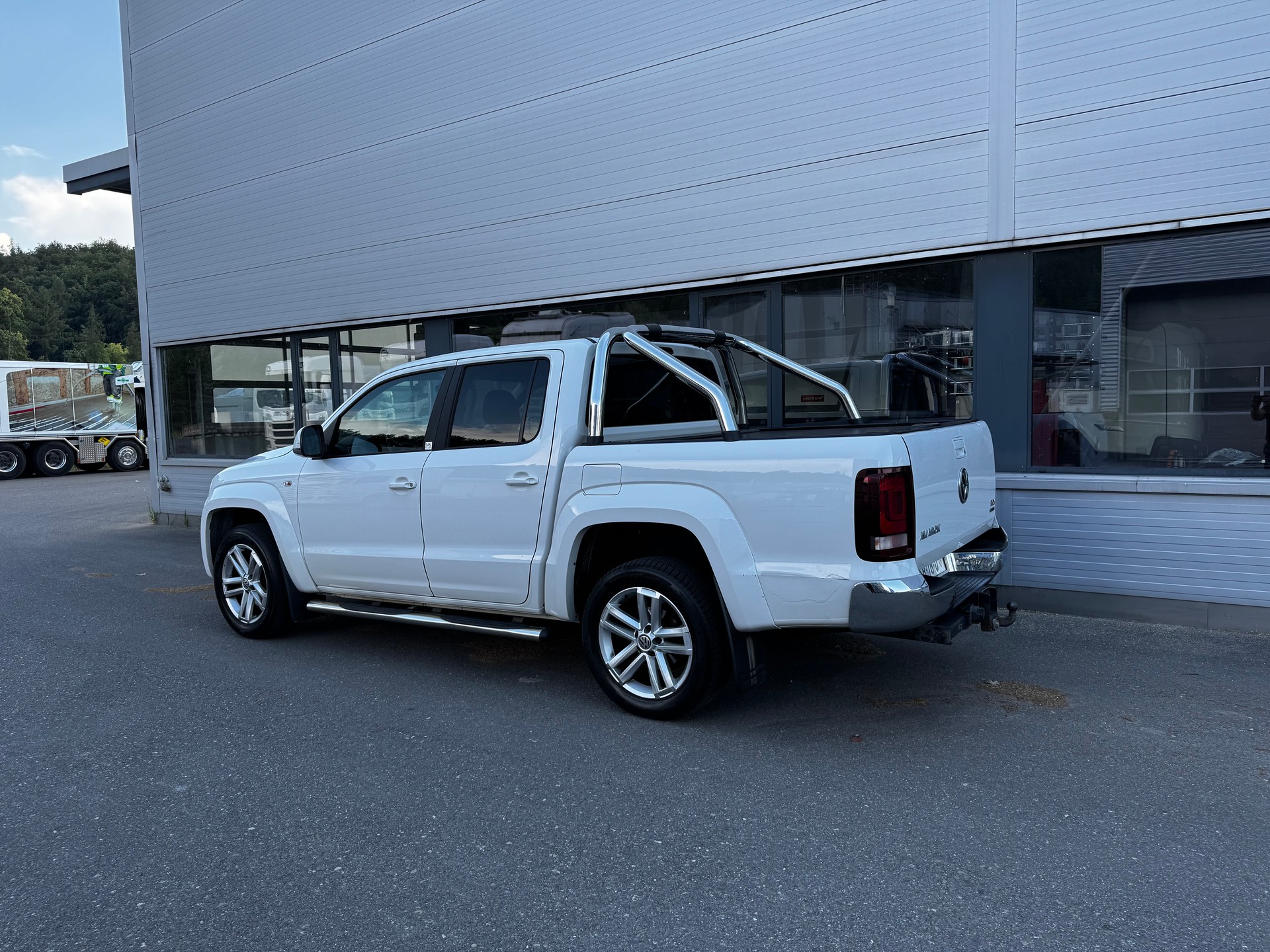 VW Amarok 3.0TDI Aventura 4Motion Automatic-image-2