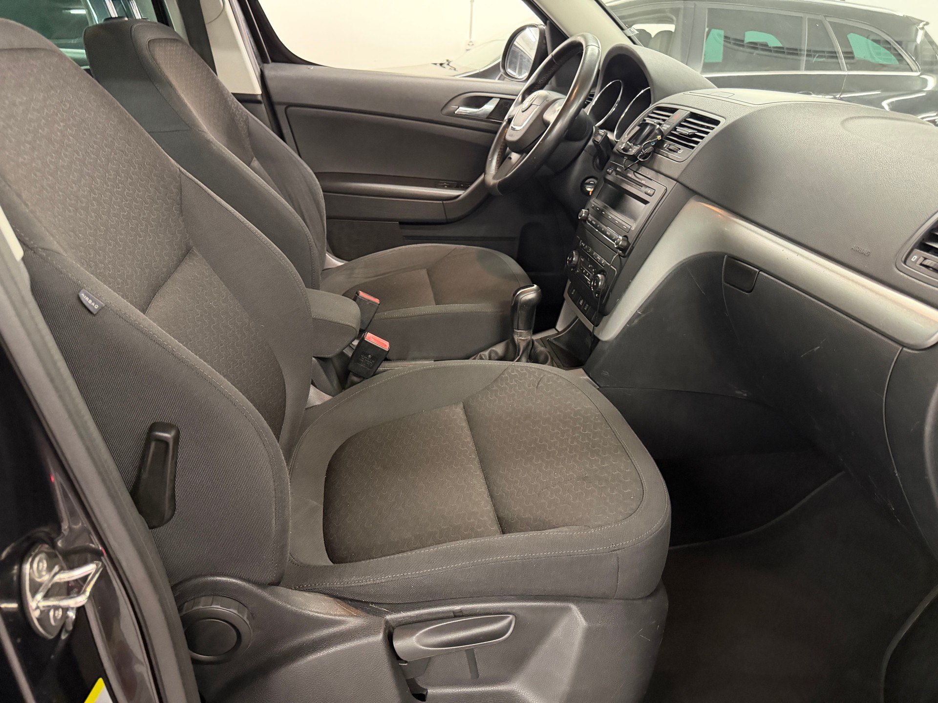 SKODA Yeti 1.8 TSI Ambition 4x4-image-11