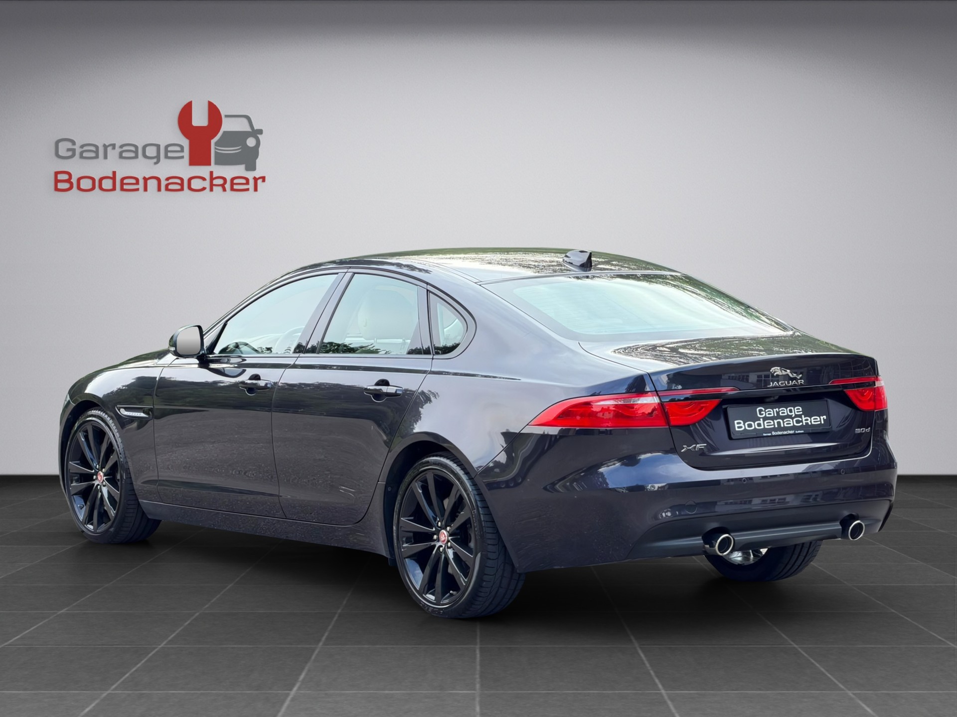 JAGUAR XF 30d Portfolio Automatic * Diesel * V6 * 300PS *-image-3