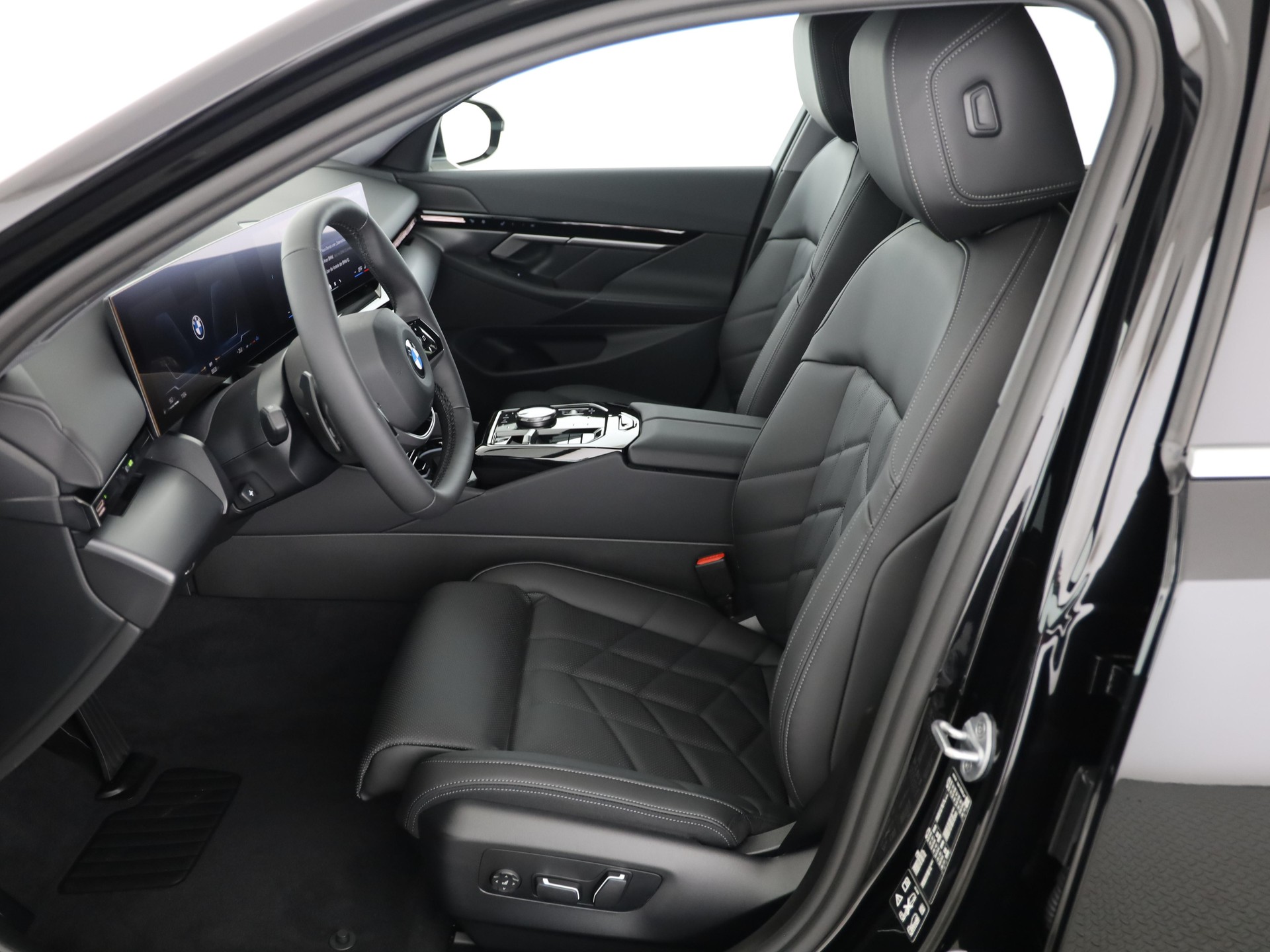 BMW 520d xDrive Touring-image-3