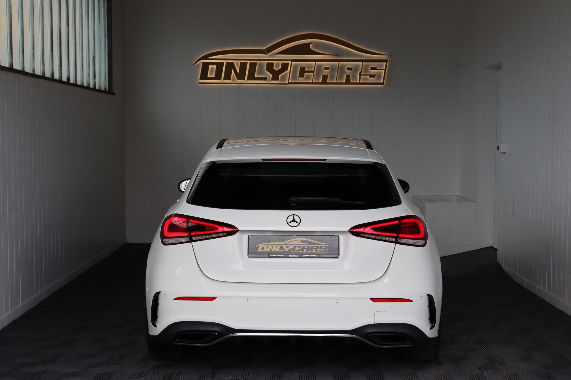 MERCEDES-BENZ A 250 AMG Line 7G-DCT-image-6