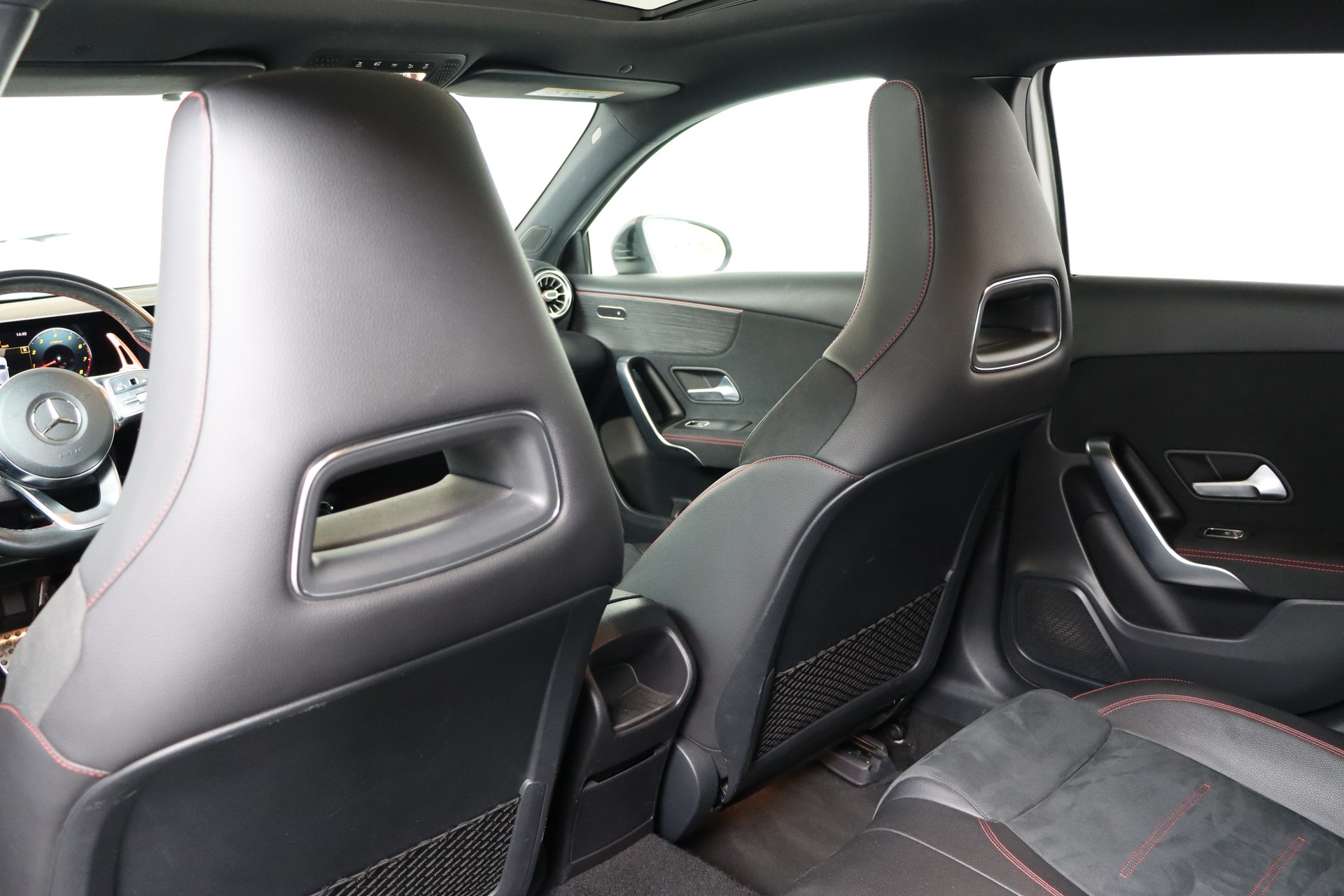 MERCEDES-BENZ A 250 AMG Line 7G-DCT-image-12
